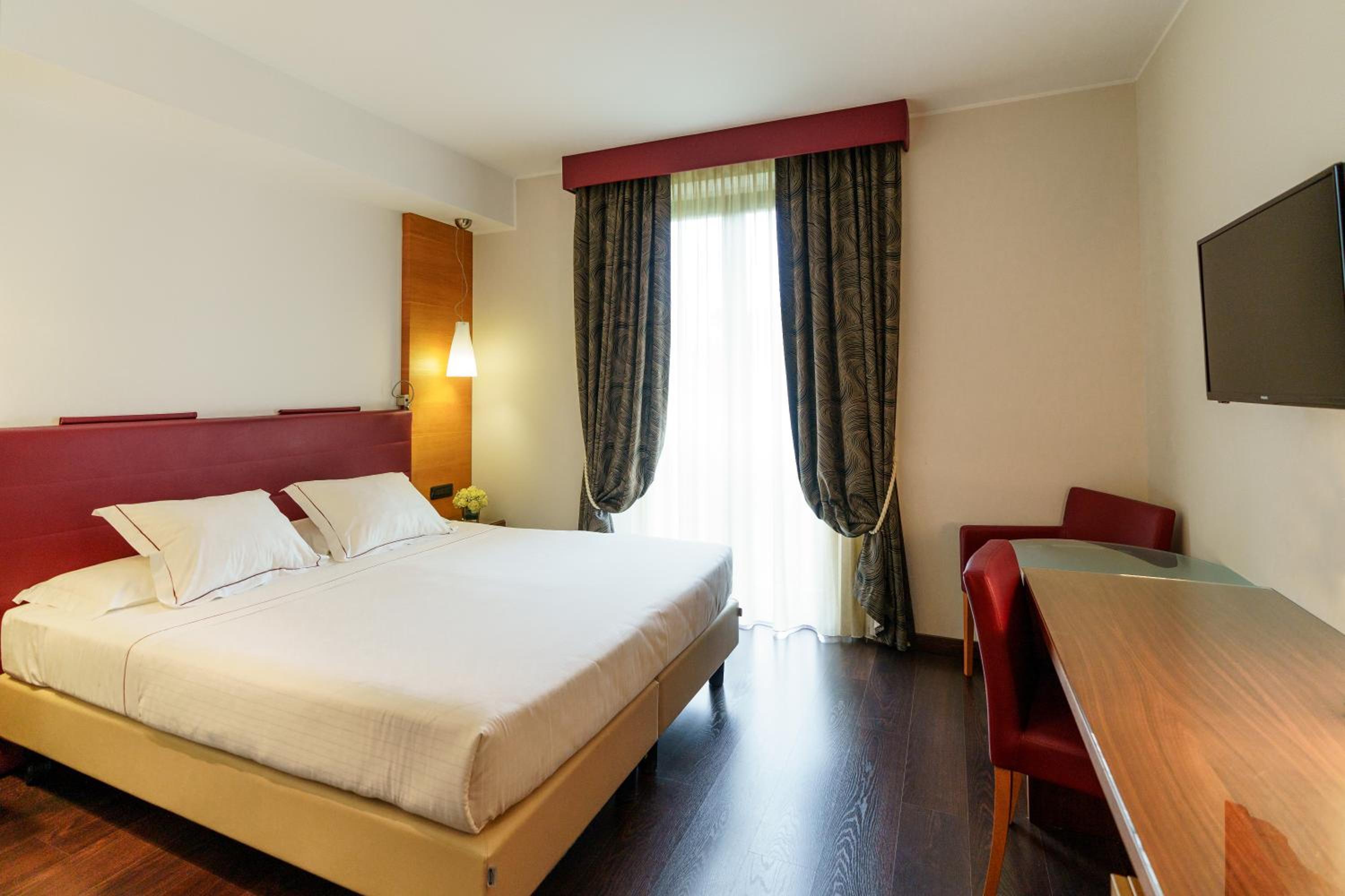 Double Room - Photo 5