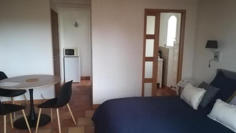 Quadruple Room - Photo 9