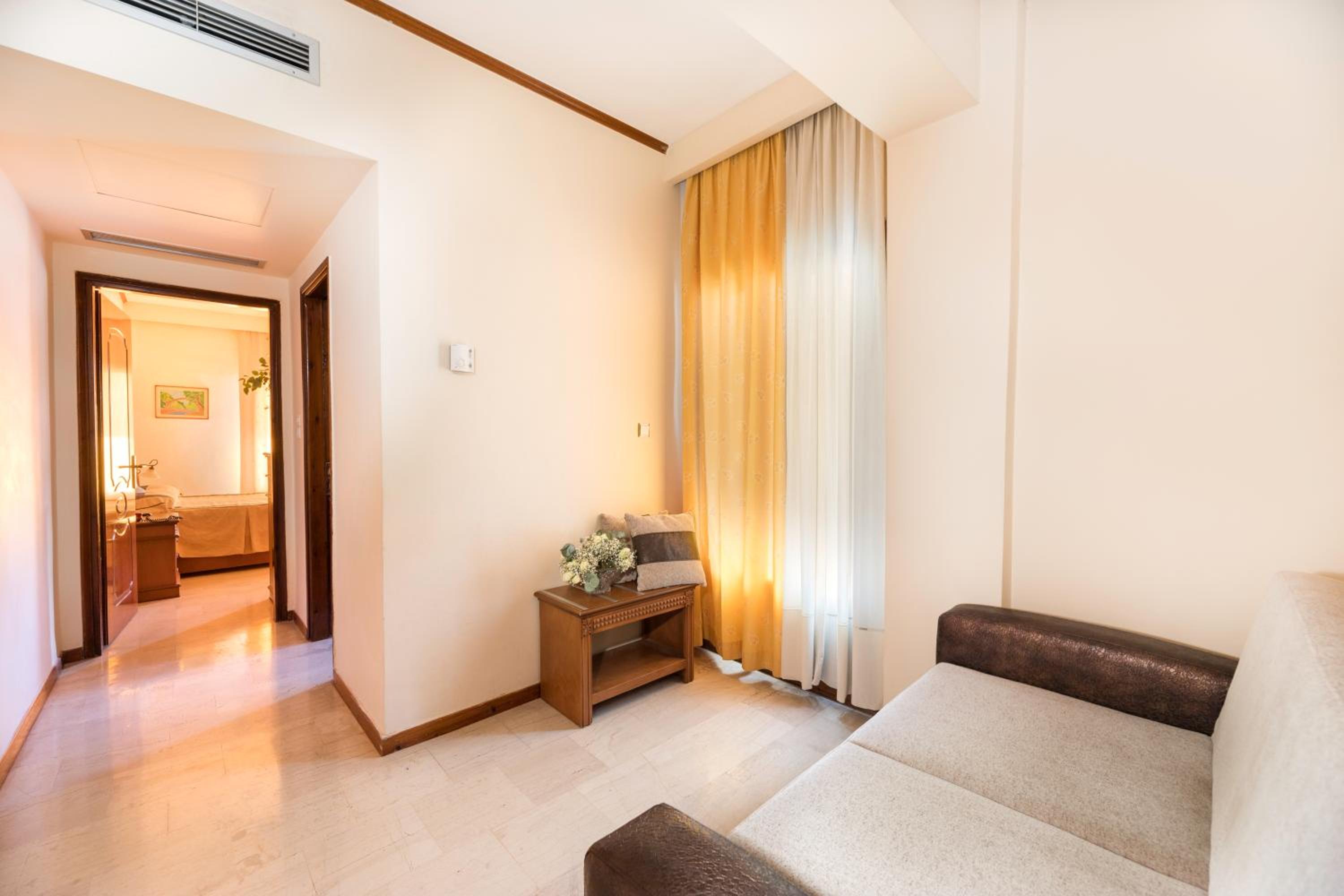 Junior Suite with Meteora View - Photo 1