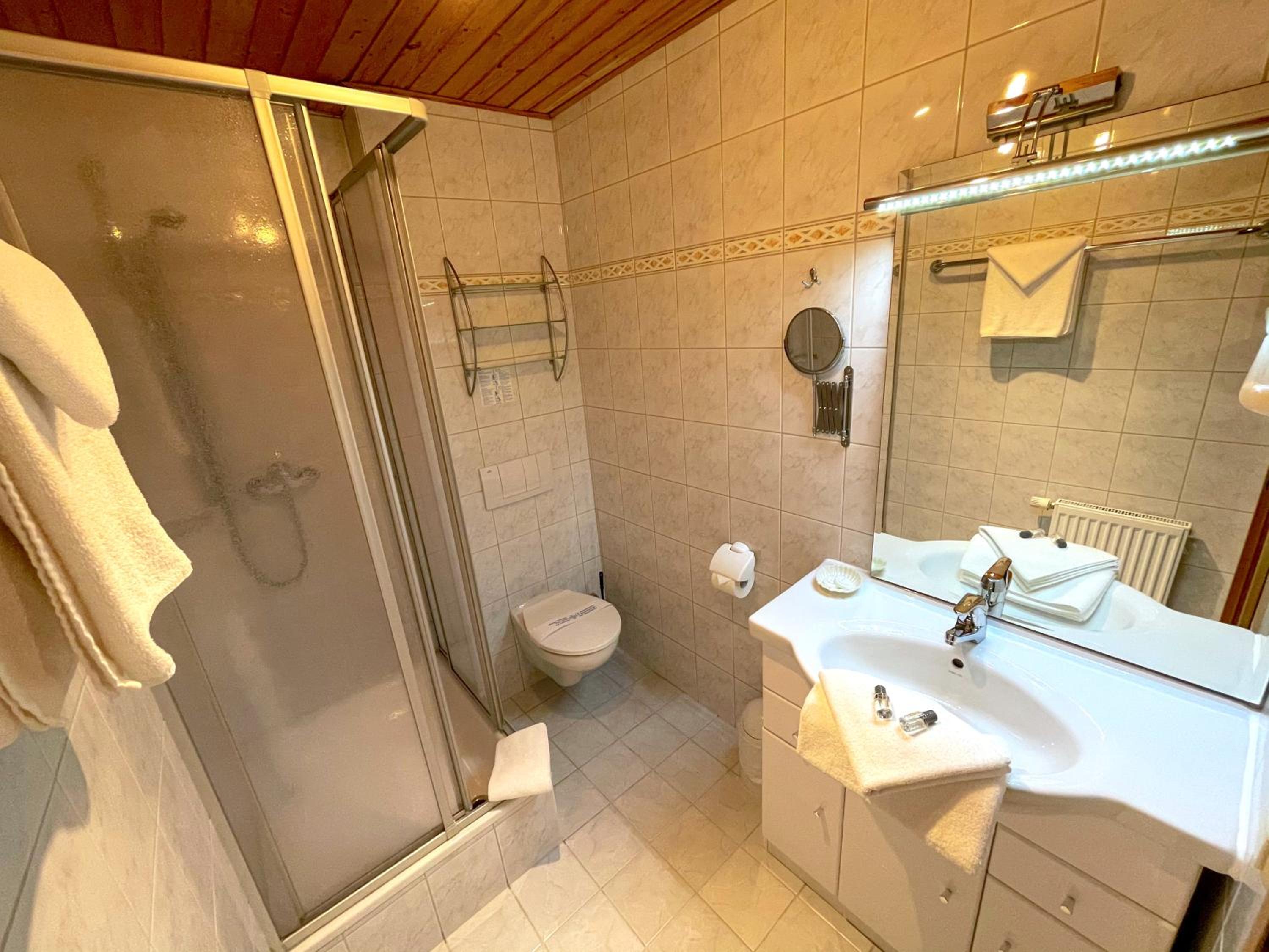 Standard Double Room - Photo 2