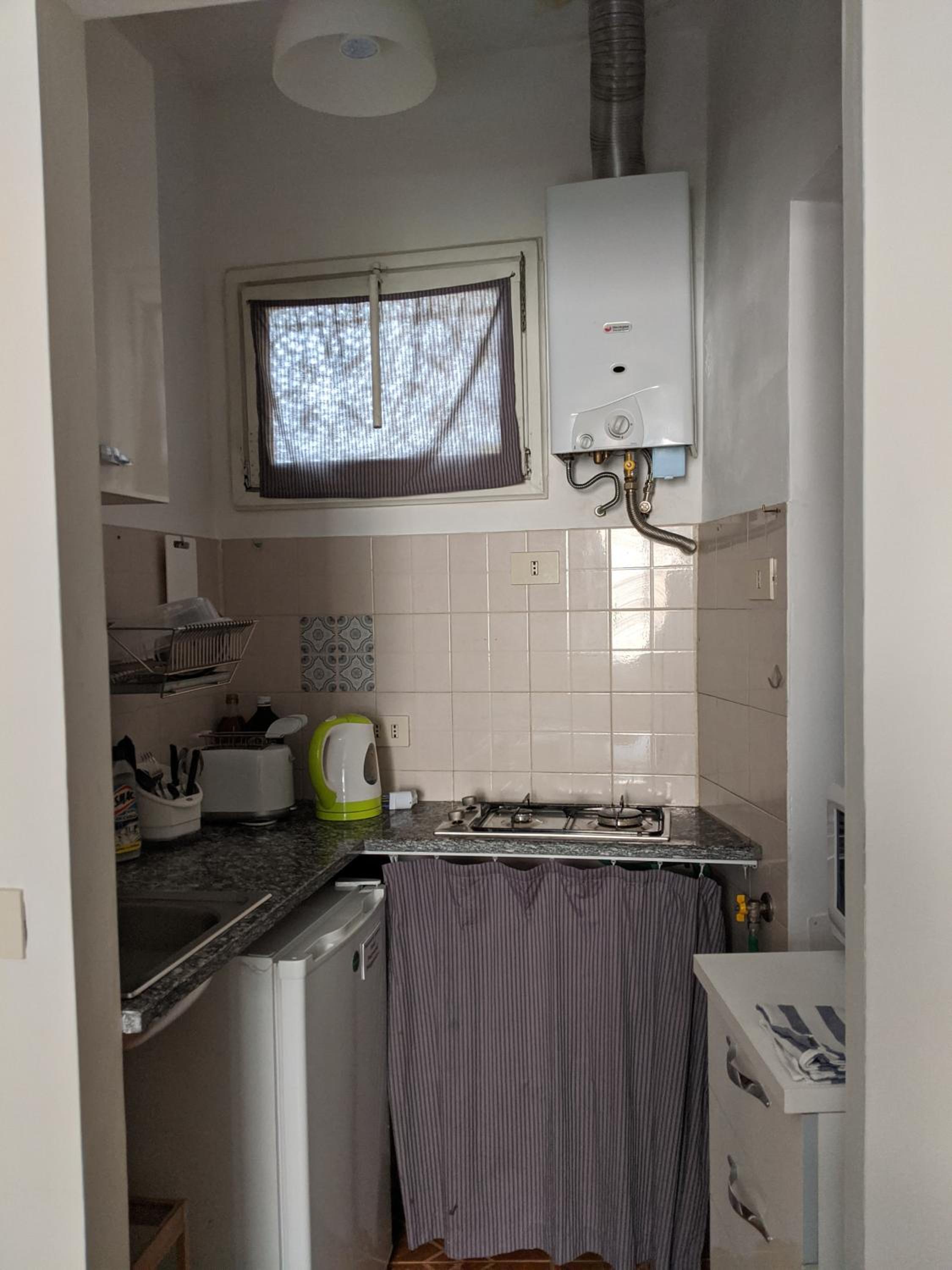 One-Bedroom Apartment - Photo 2