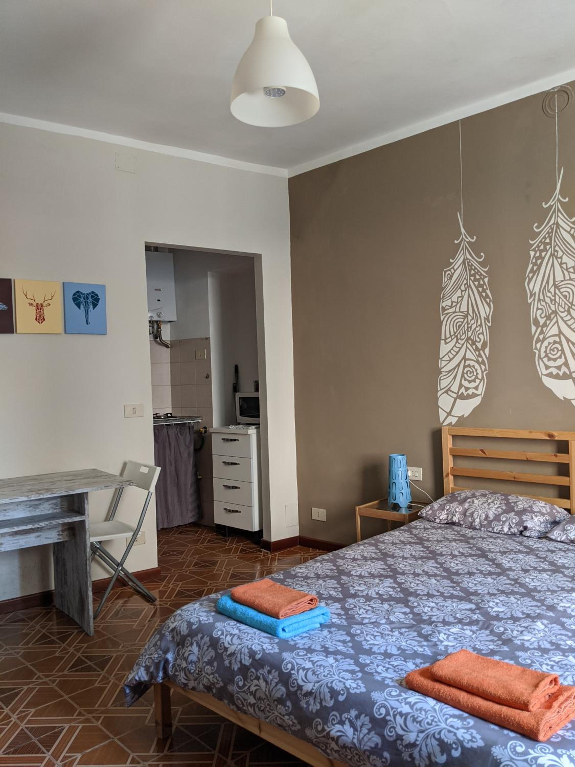 One-Bedroom Apartment - Photo 1