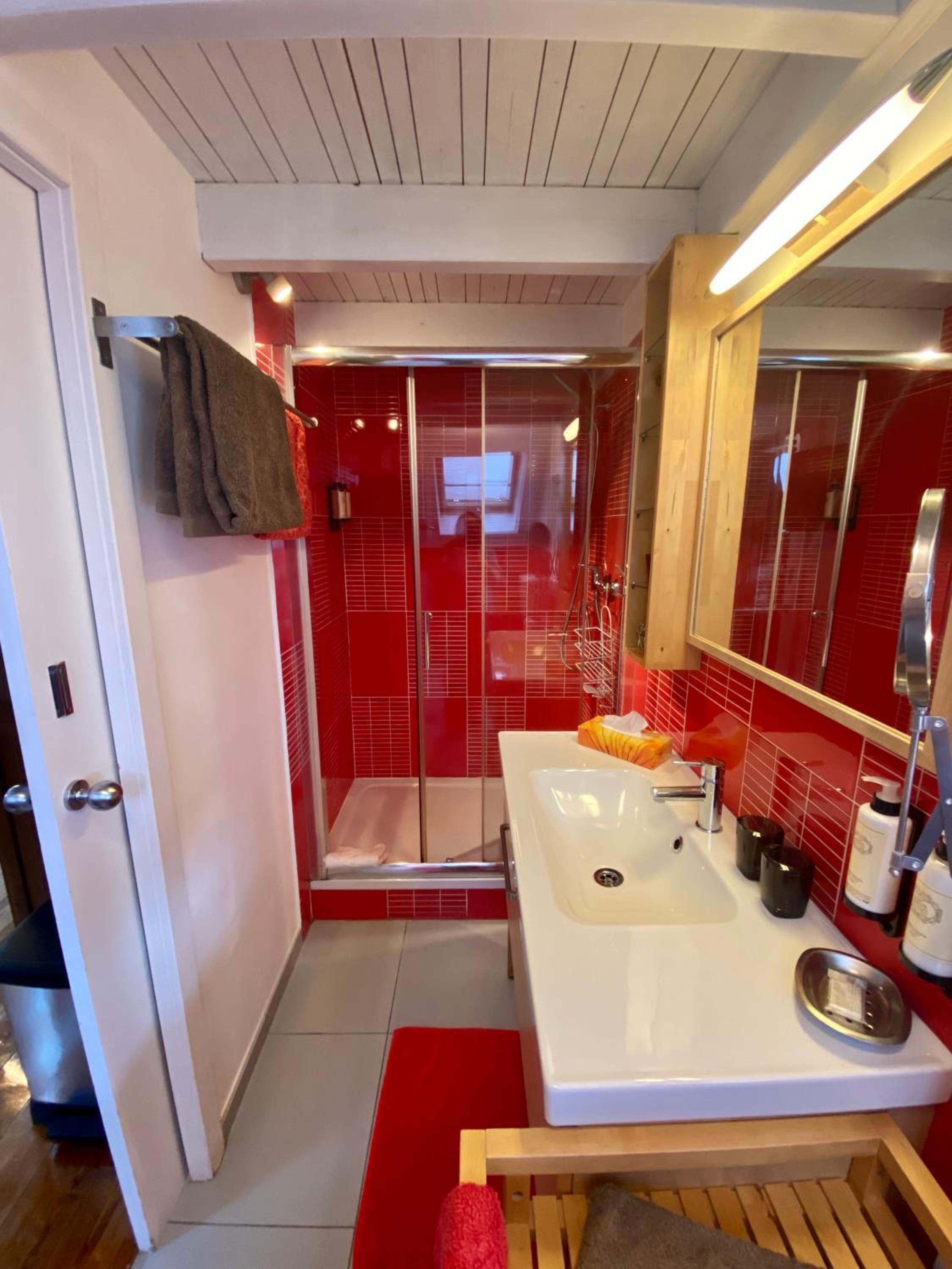 Deluxe Studio with Mezzanine - Photo 24