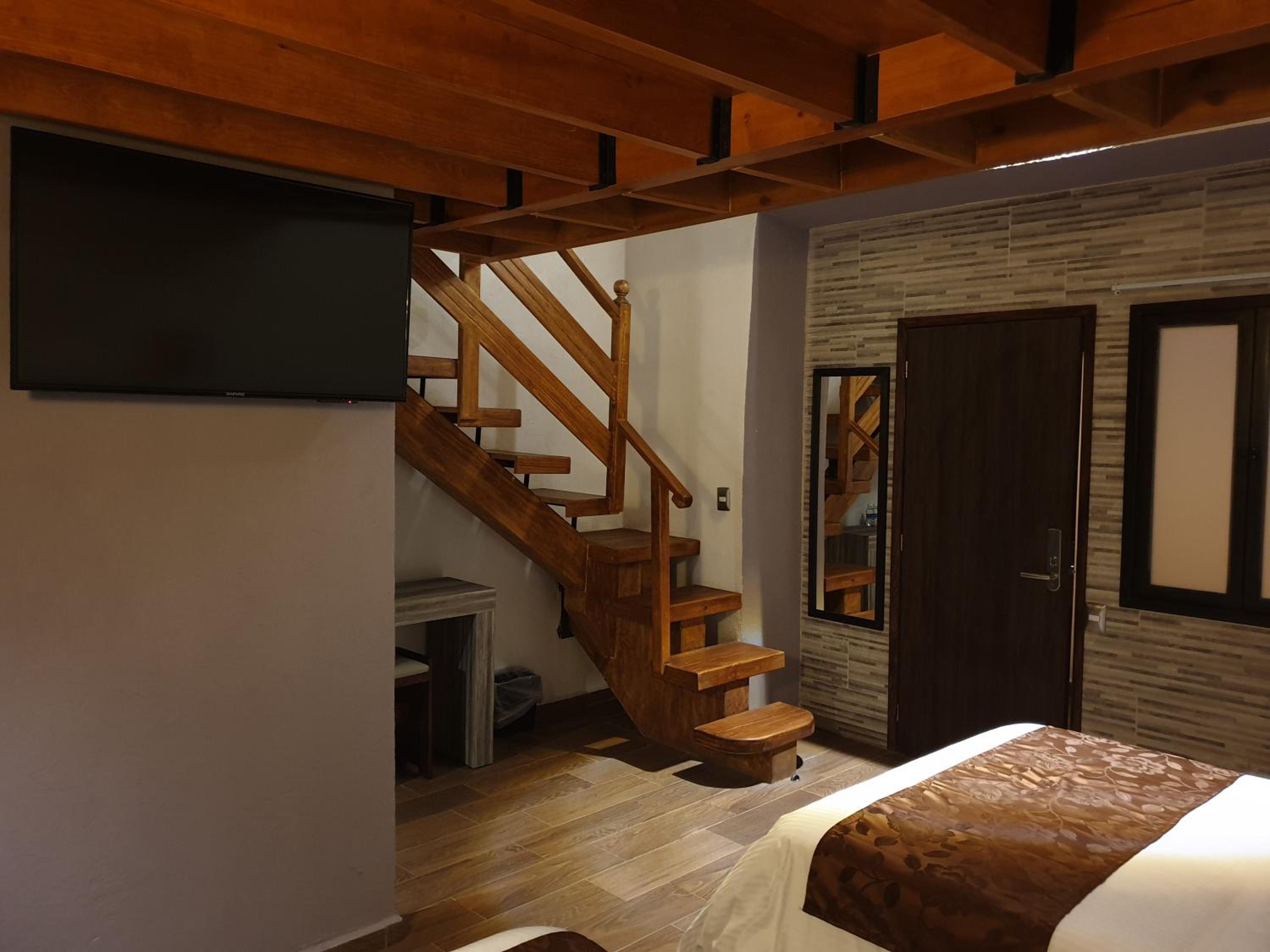 Deluxe Family Room photo 3