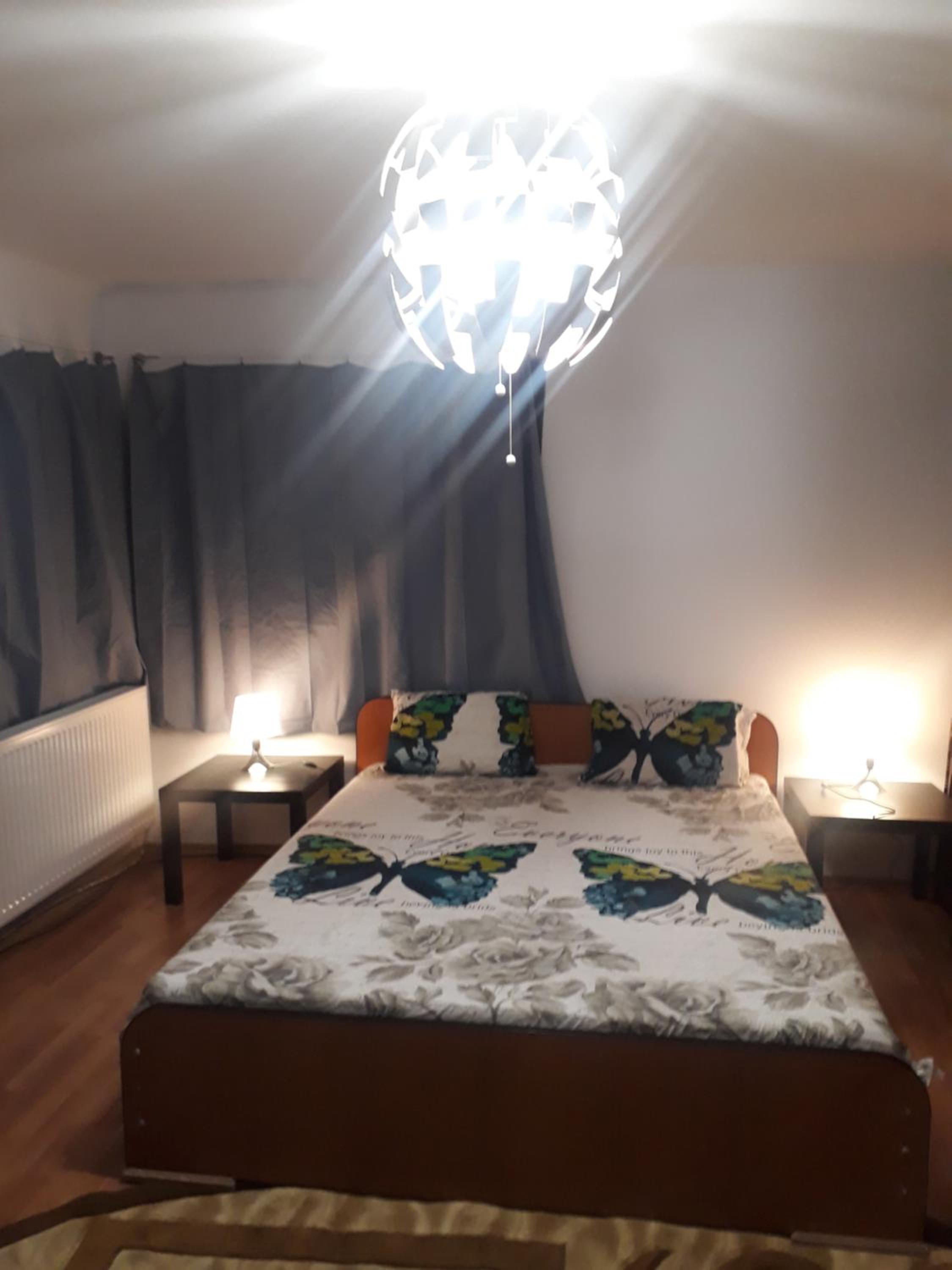 Two-Bedroom House - Photo 2