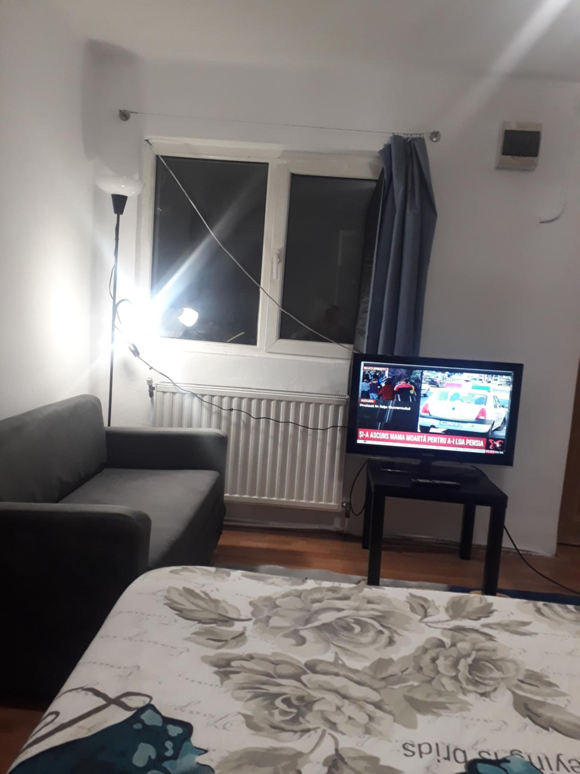 Two-Bedroom House - Photo 12