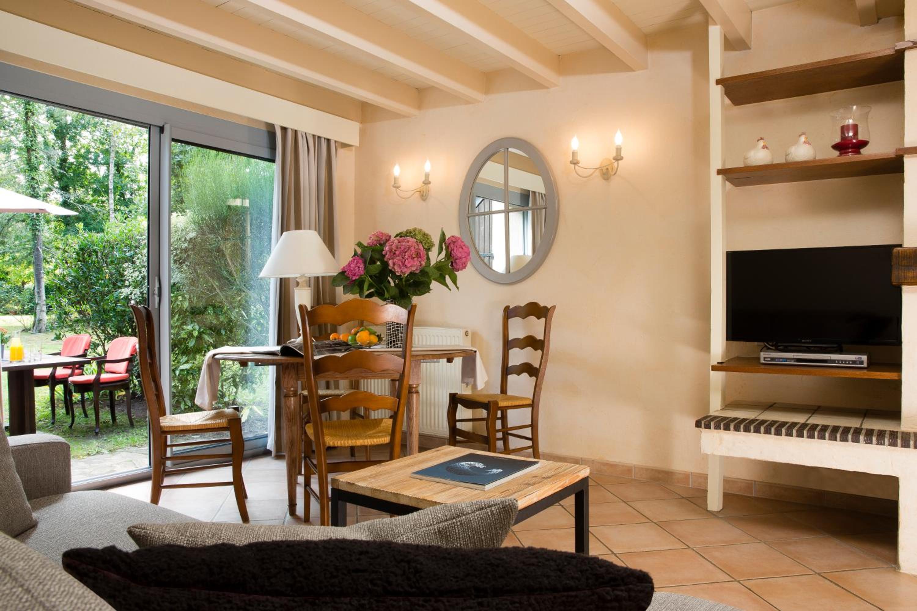 One - Bedroom Cottage Forest - Photo 1
