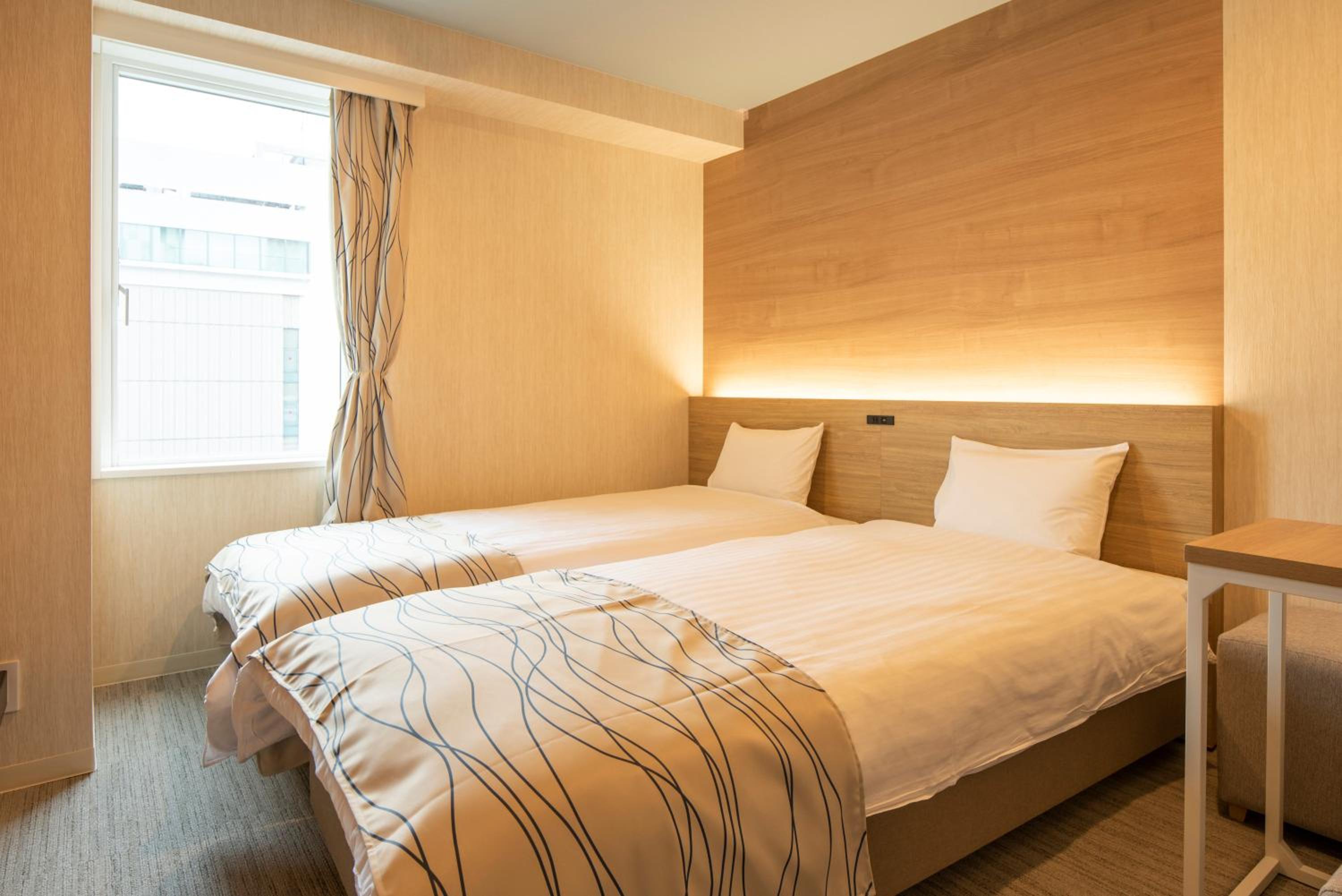 Standard Twin Room - Photo 8