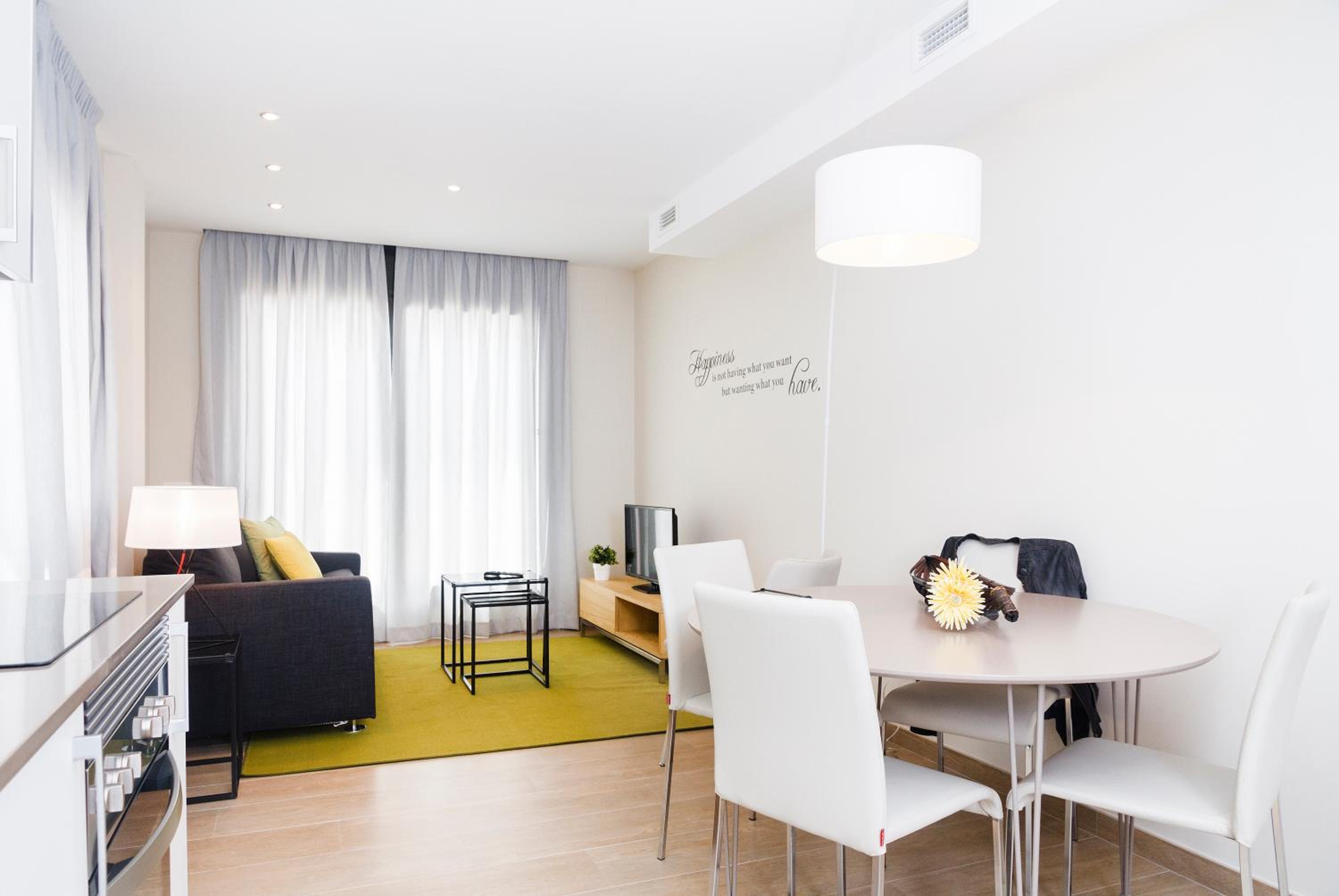 One-Bedroom Apartment with Terrace photo 2