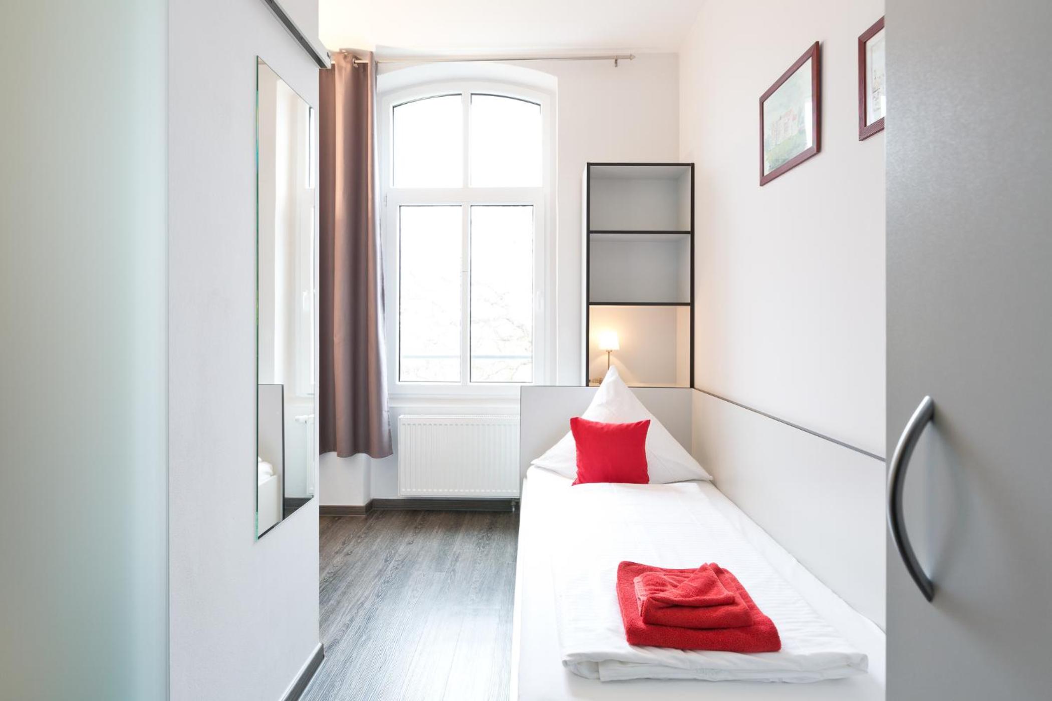 Single Room photo 2