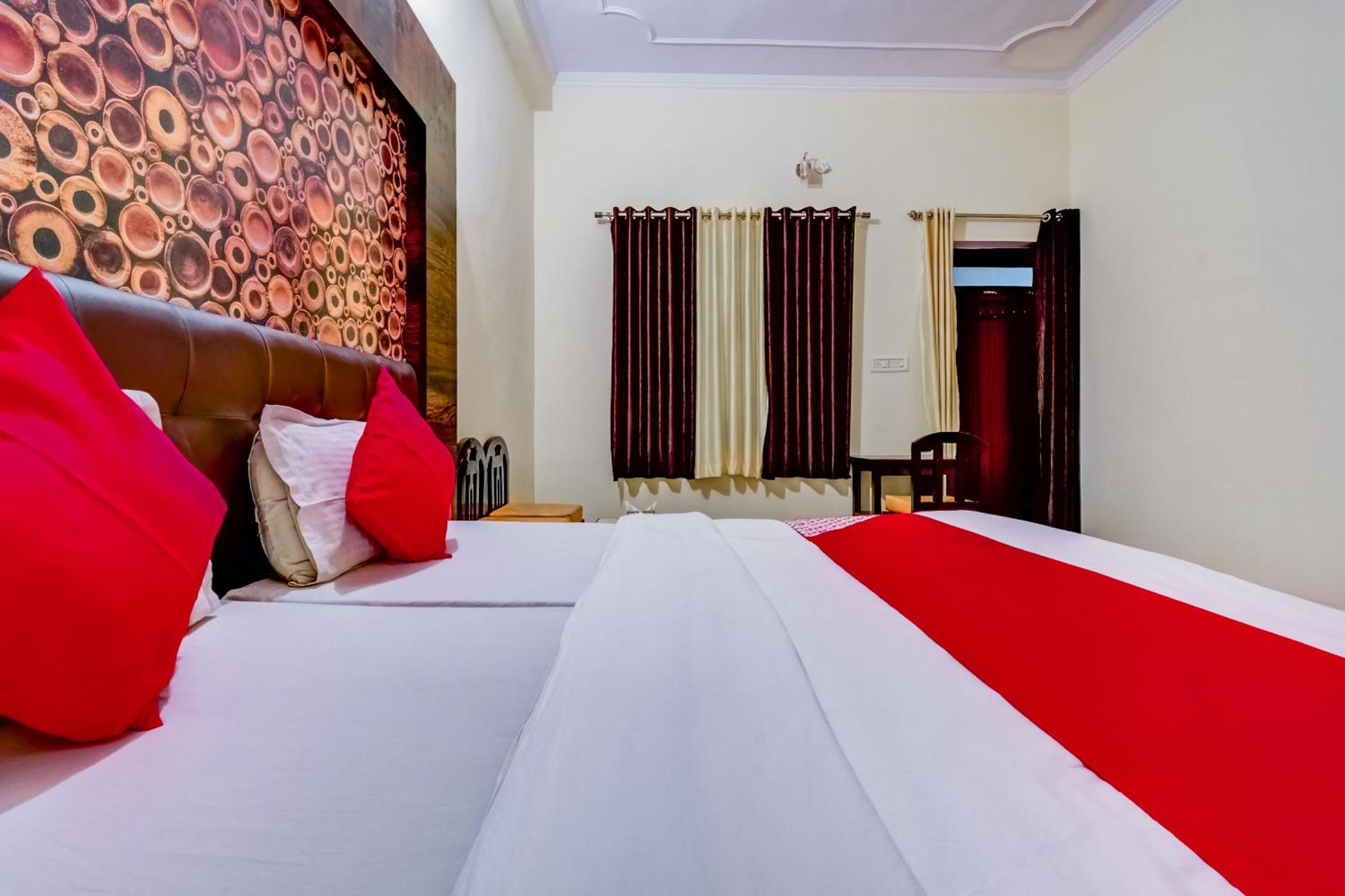 Deluxe Double Room photo 2