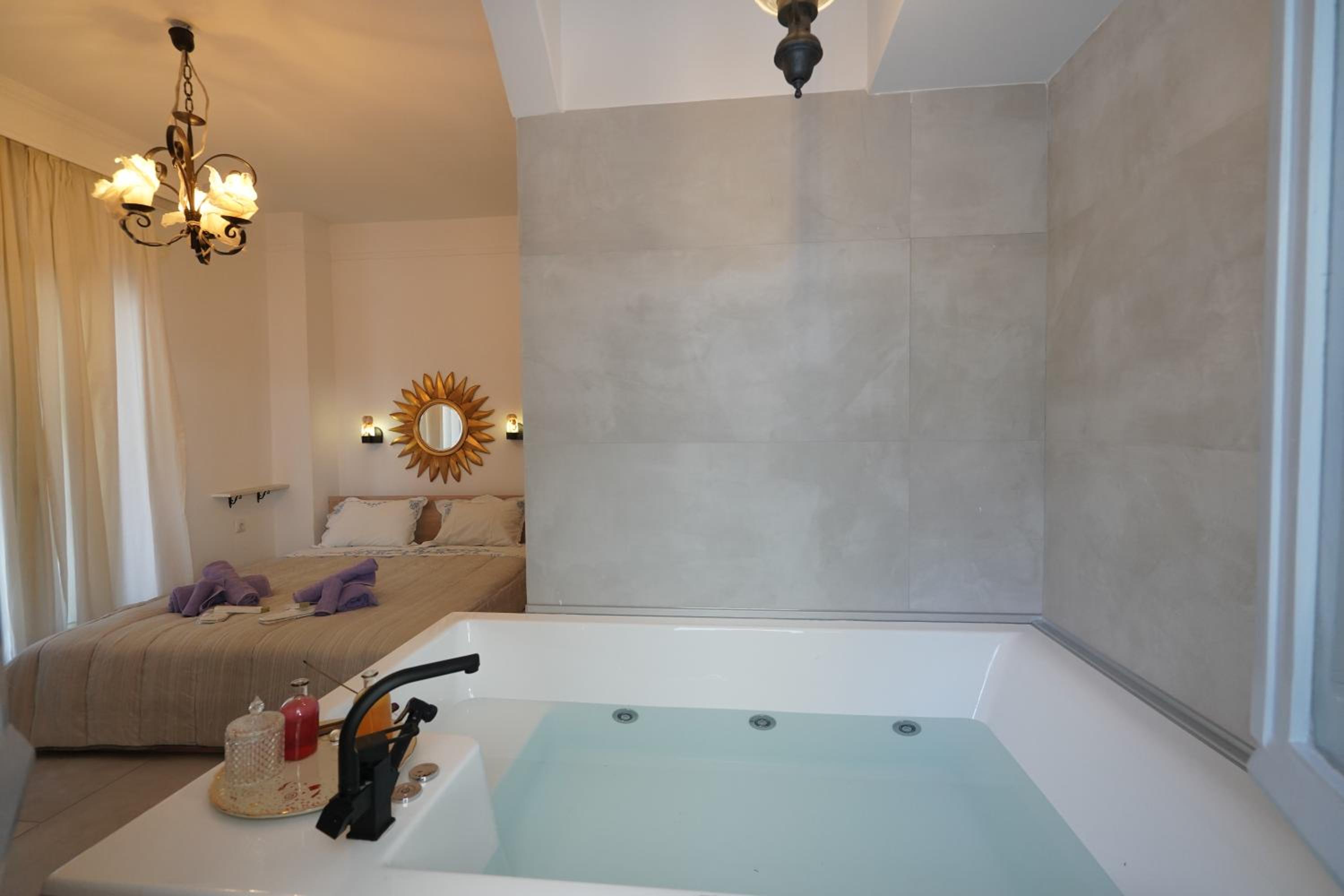 One-Bedroom Apartment - Photo 1