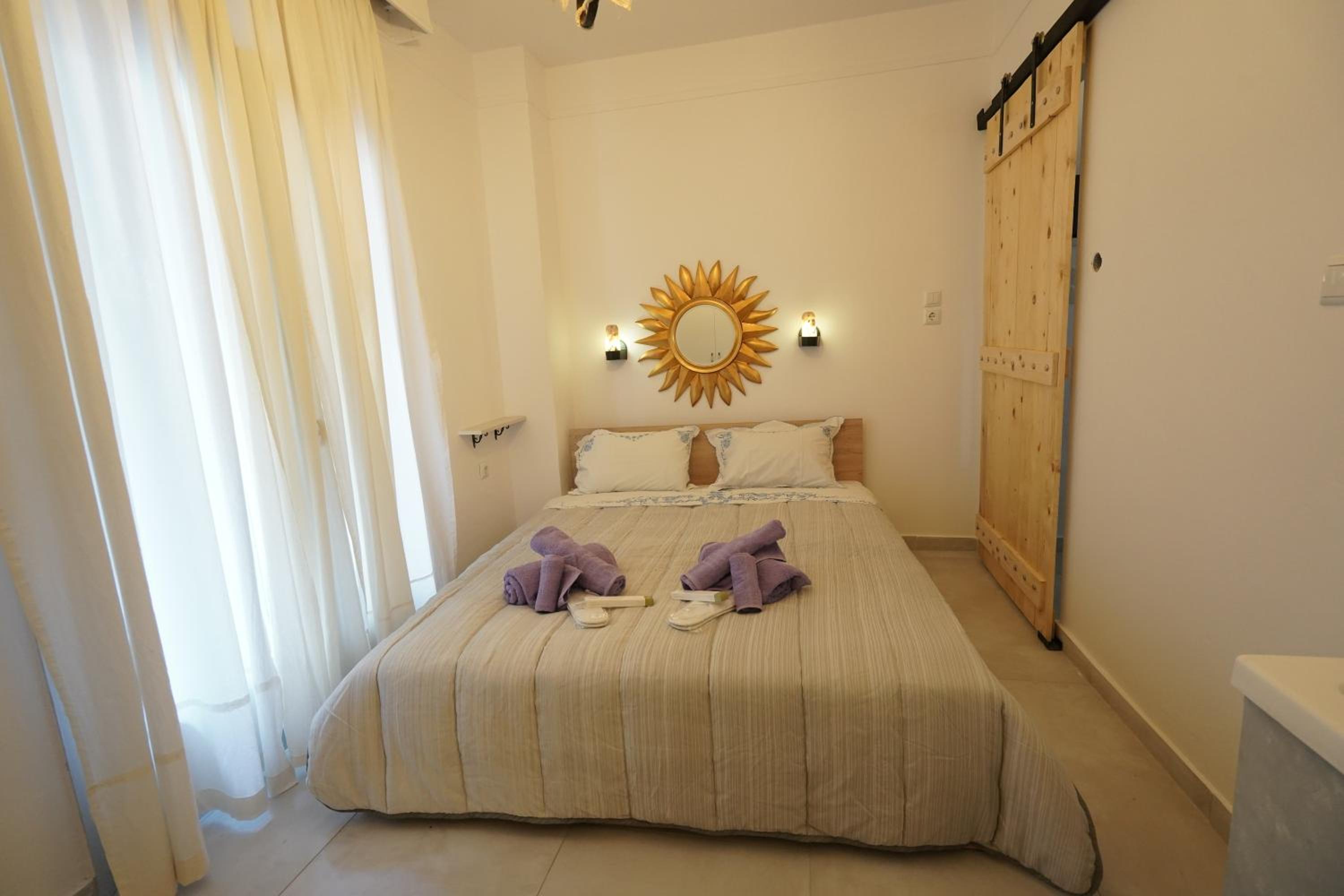 One-Bedroom Apartment - Photo 11