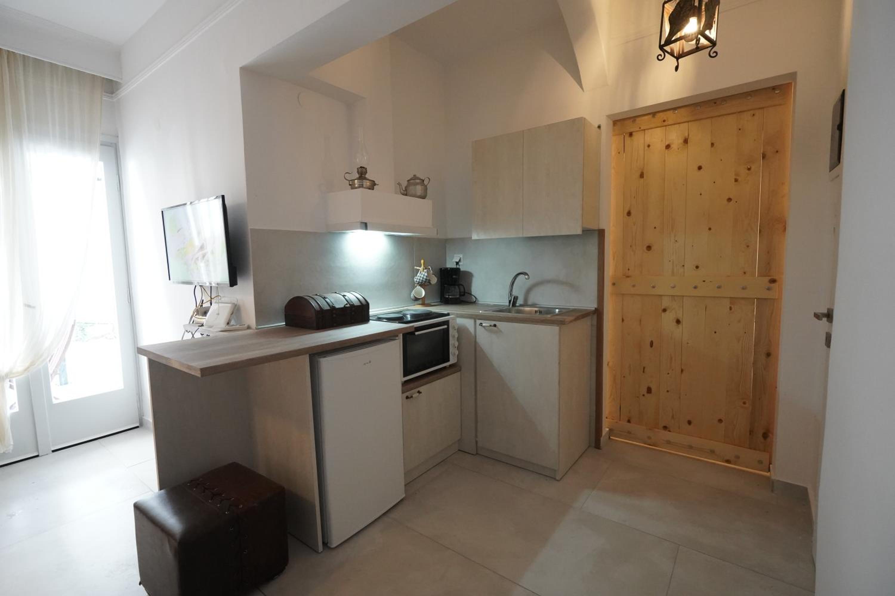 One-Bedroom Apartment - Photo 14