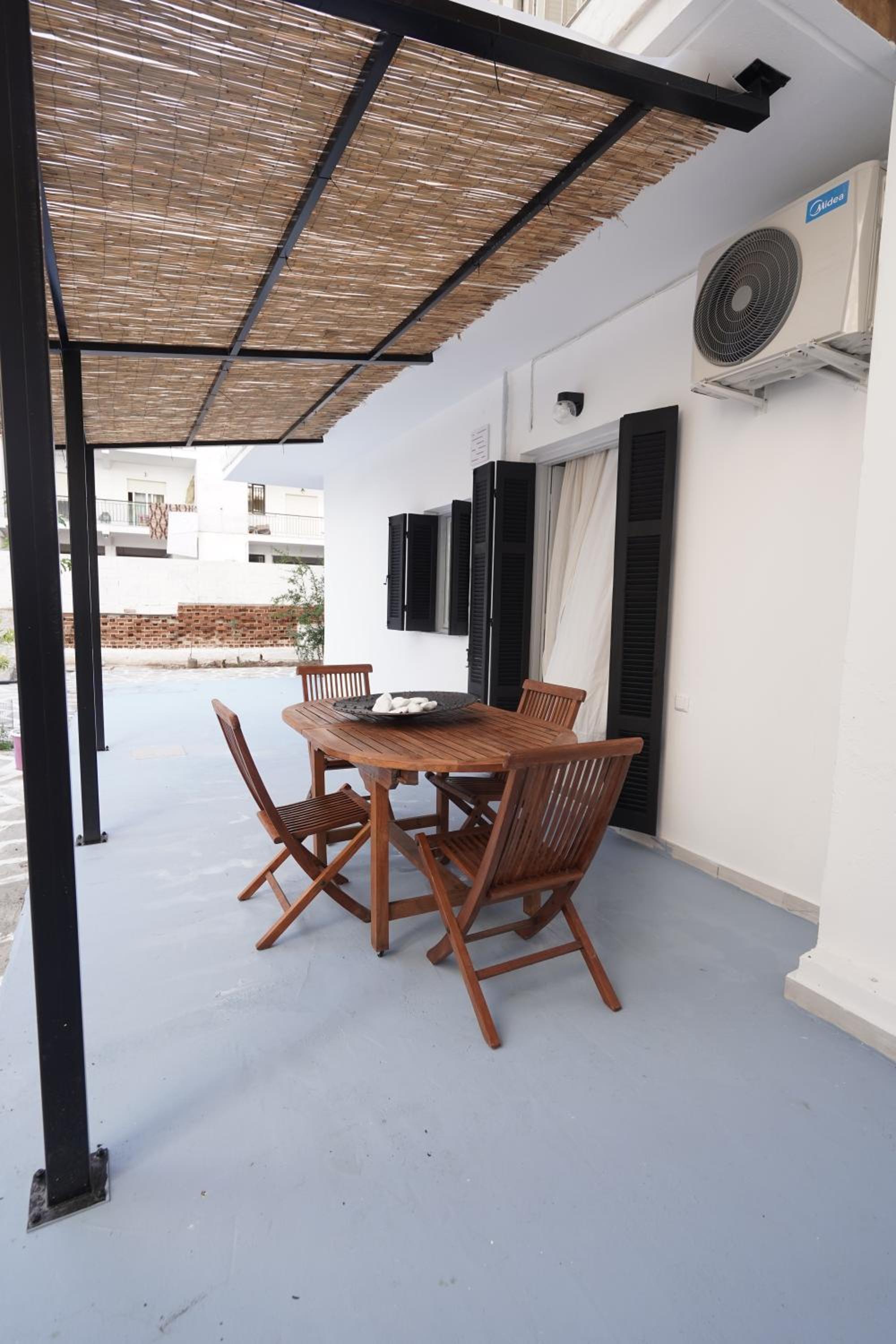 One-Bedroom Apartment - Photo 21