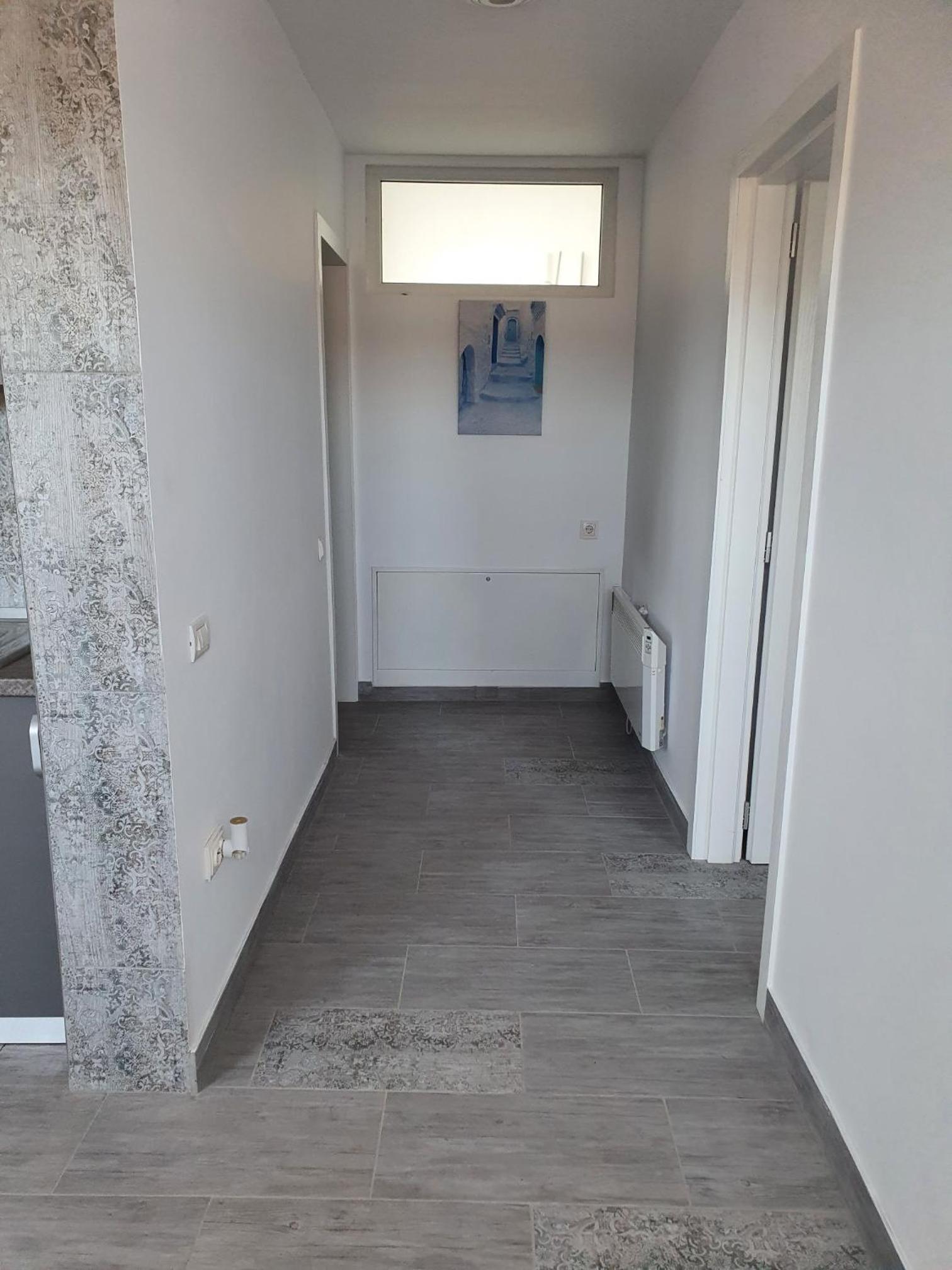One-Bedroom Apartment - Photo 8
