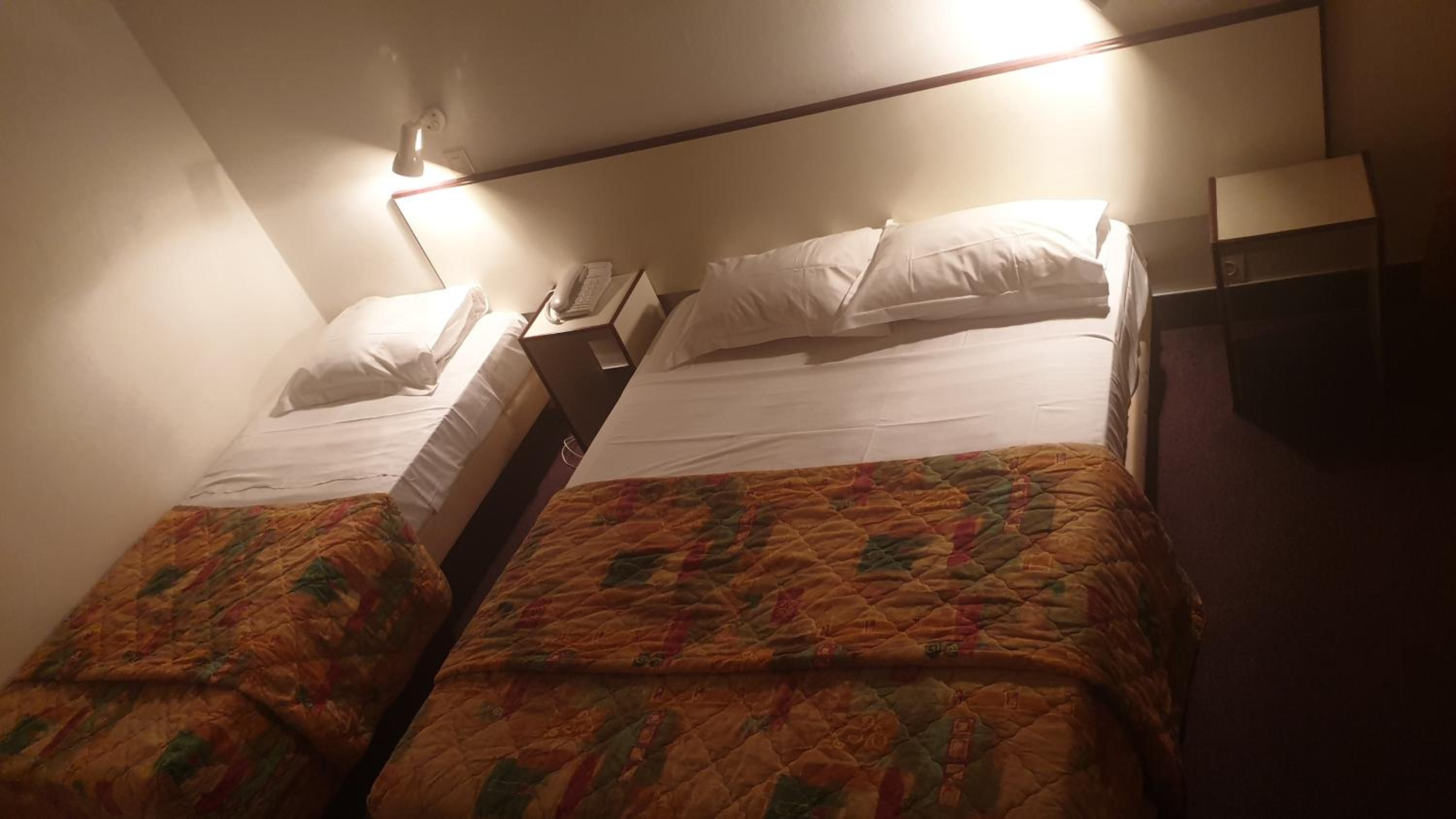 Triple Room - Poolside photo 1