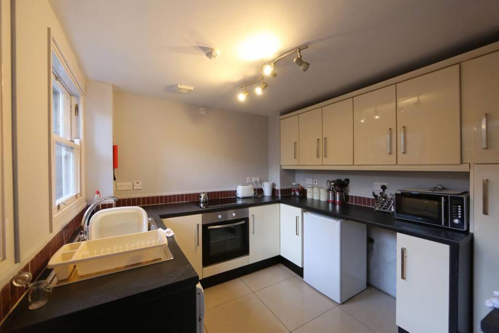 Three-Bedroom Apartment - Photo 17