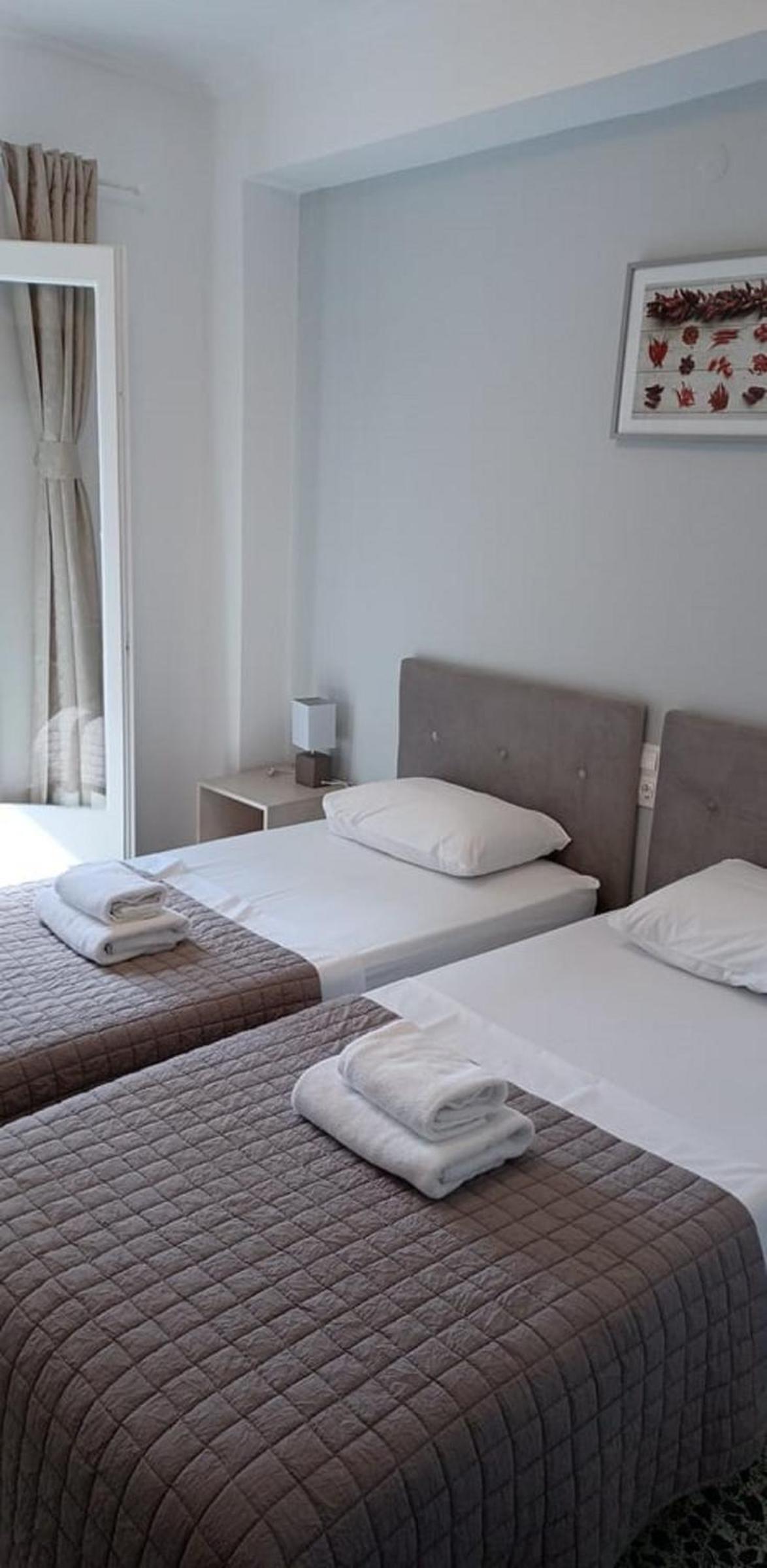 Economy Twin Room - Photo 1