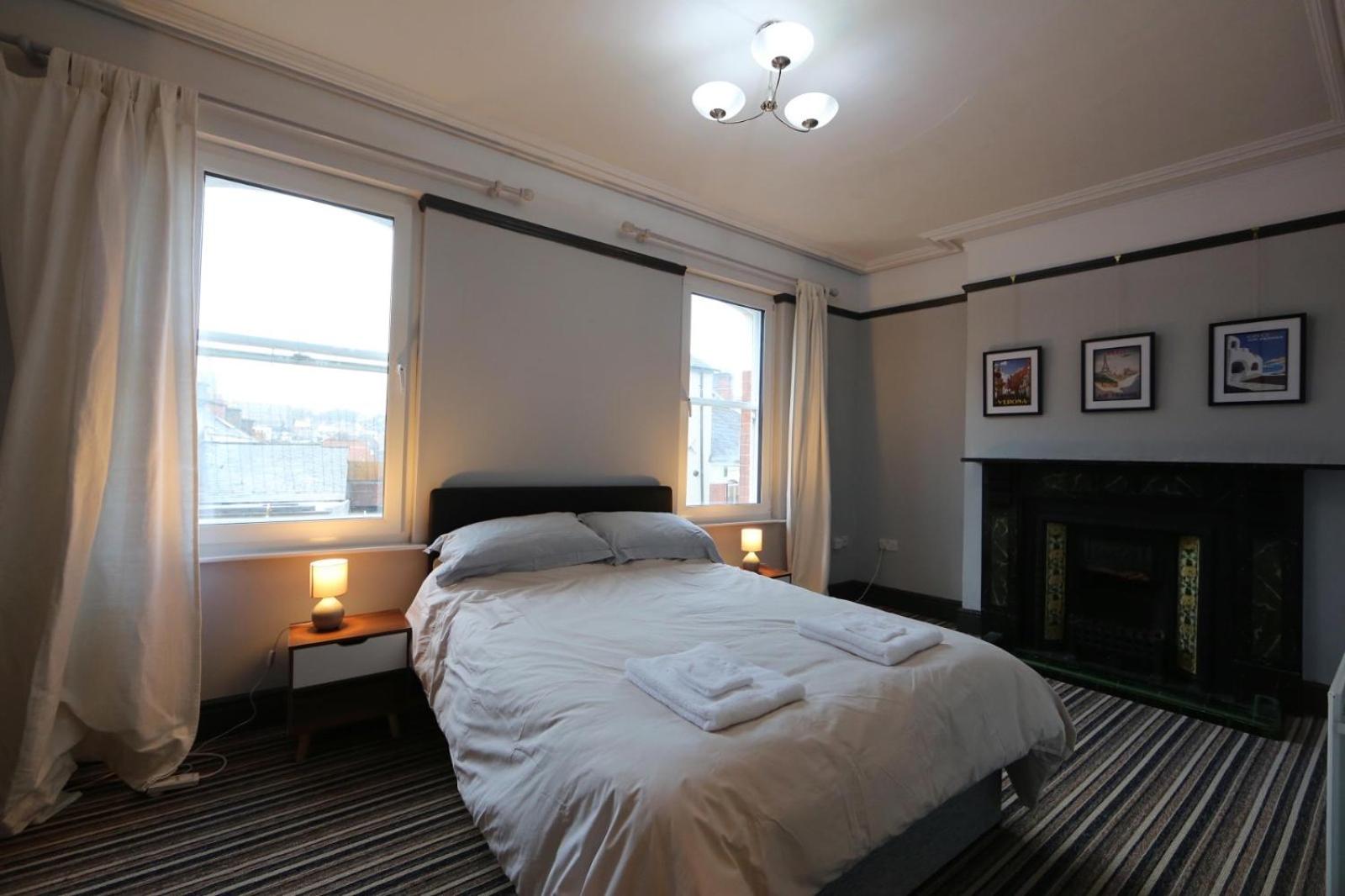 Three-Bedroom Apartment - Photo 20
