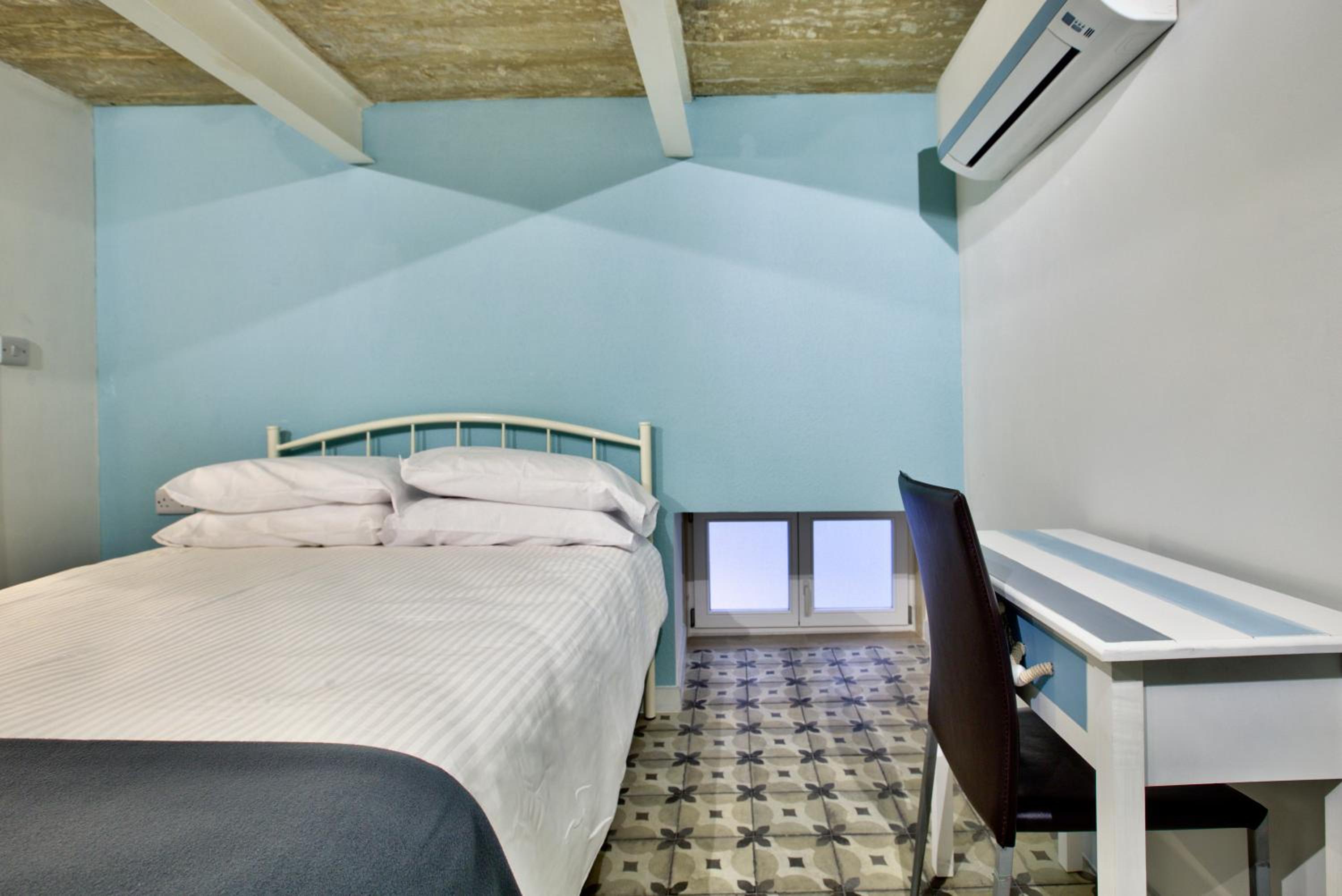 Double Room - Photo 13