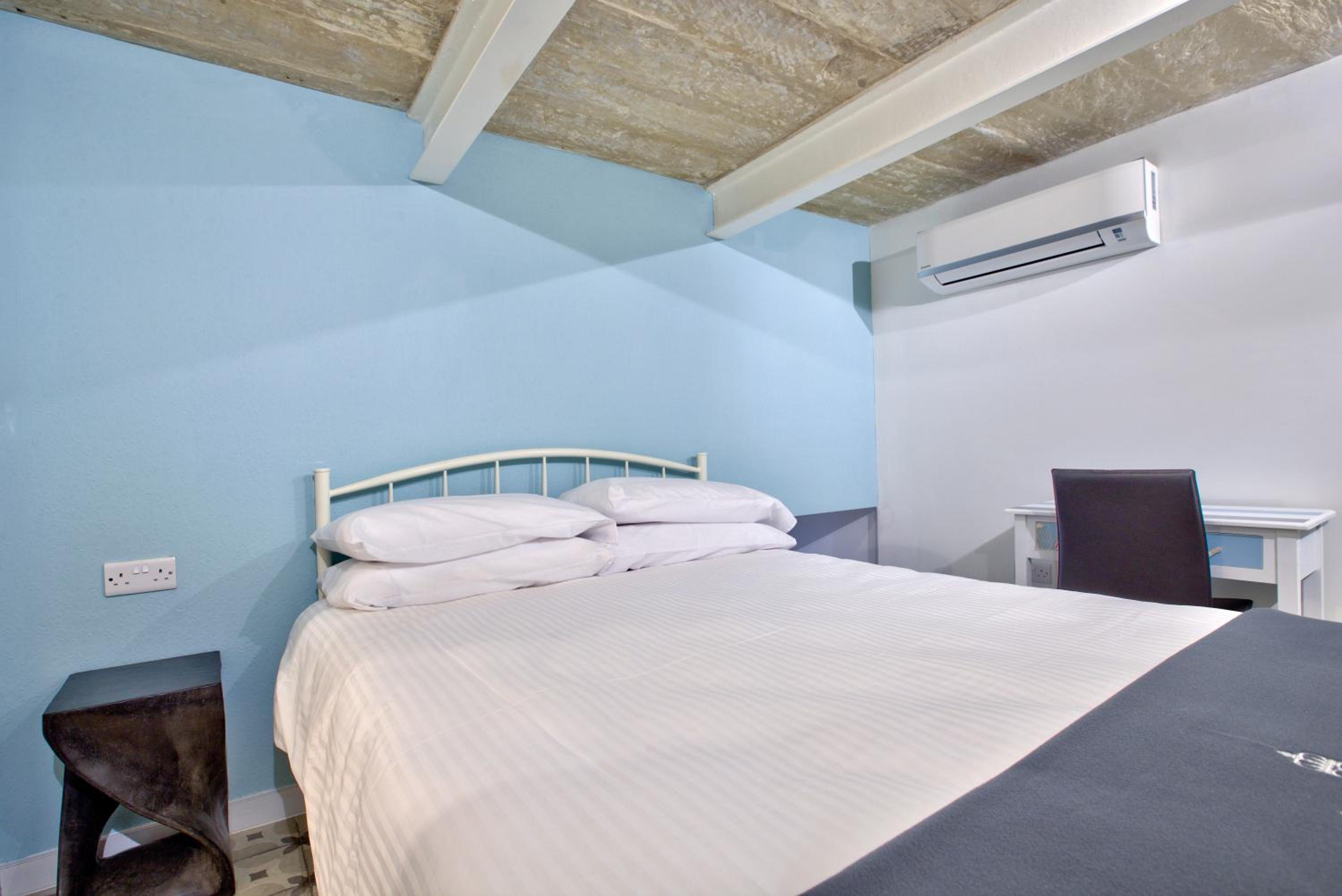 Double Room - Photo 19