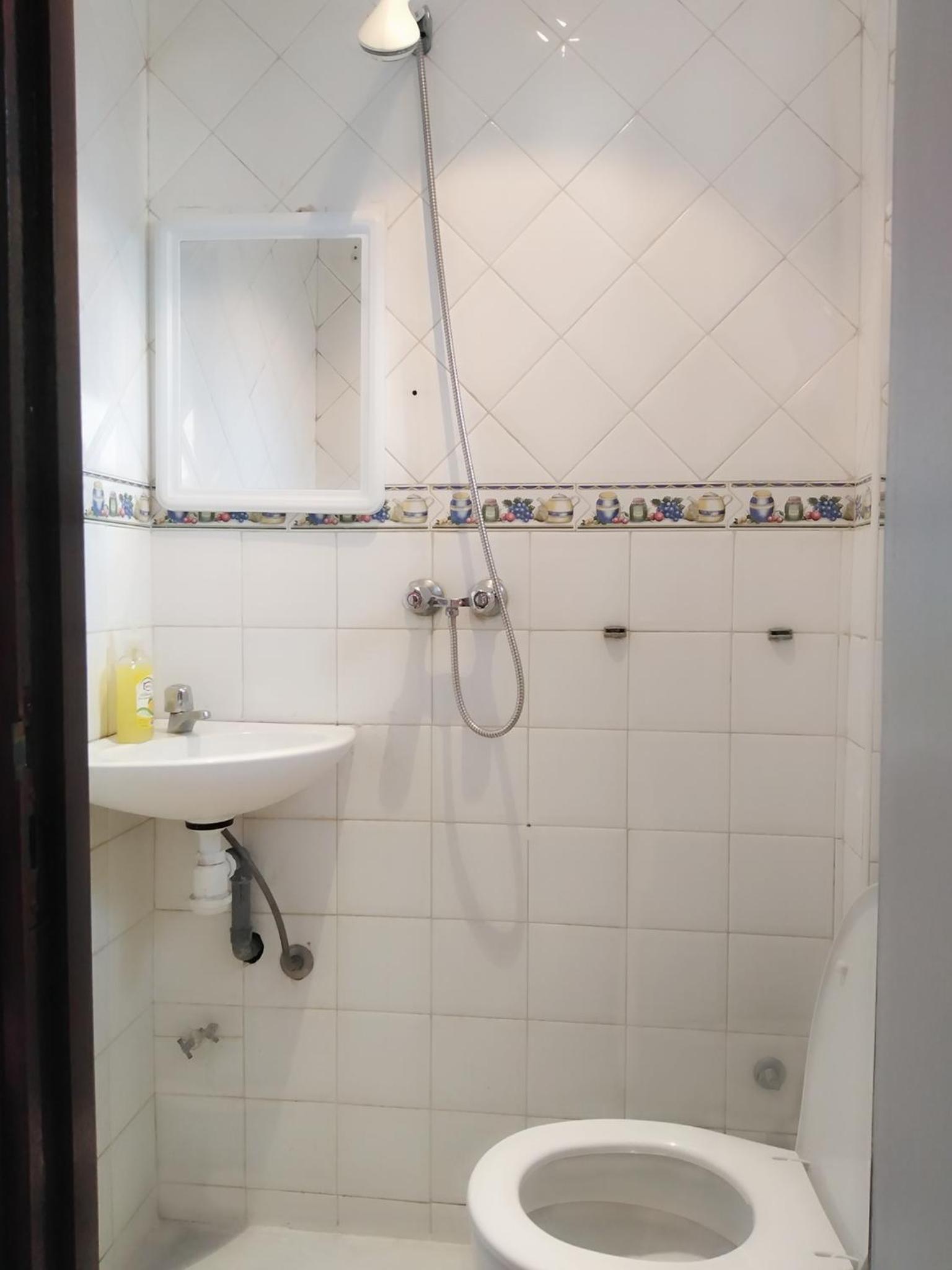 Twin Room with Shower - Photo 2
