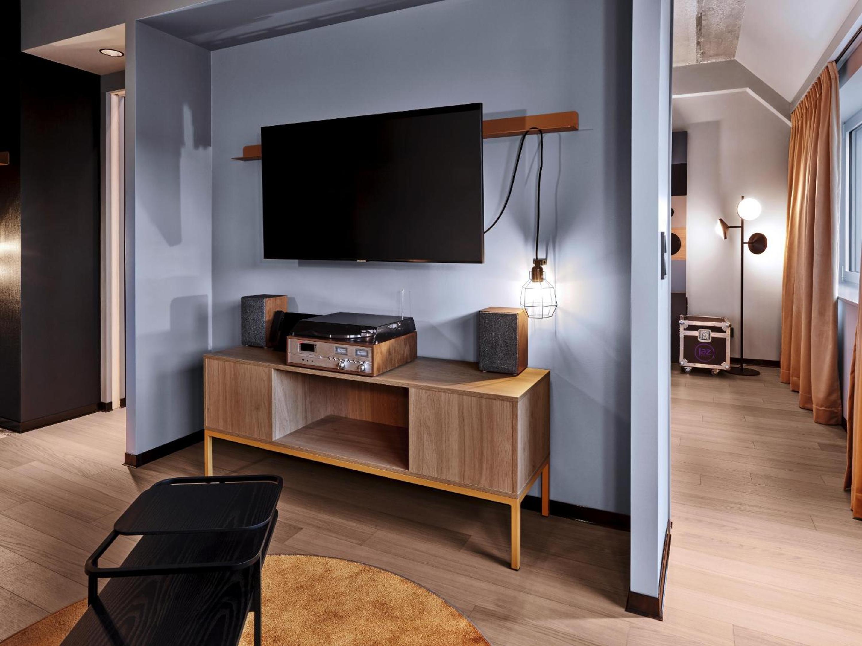Backbeat Suite photo 2