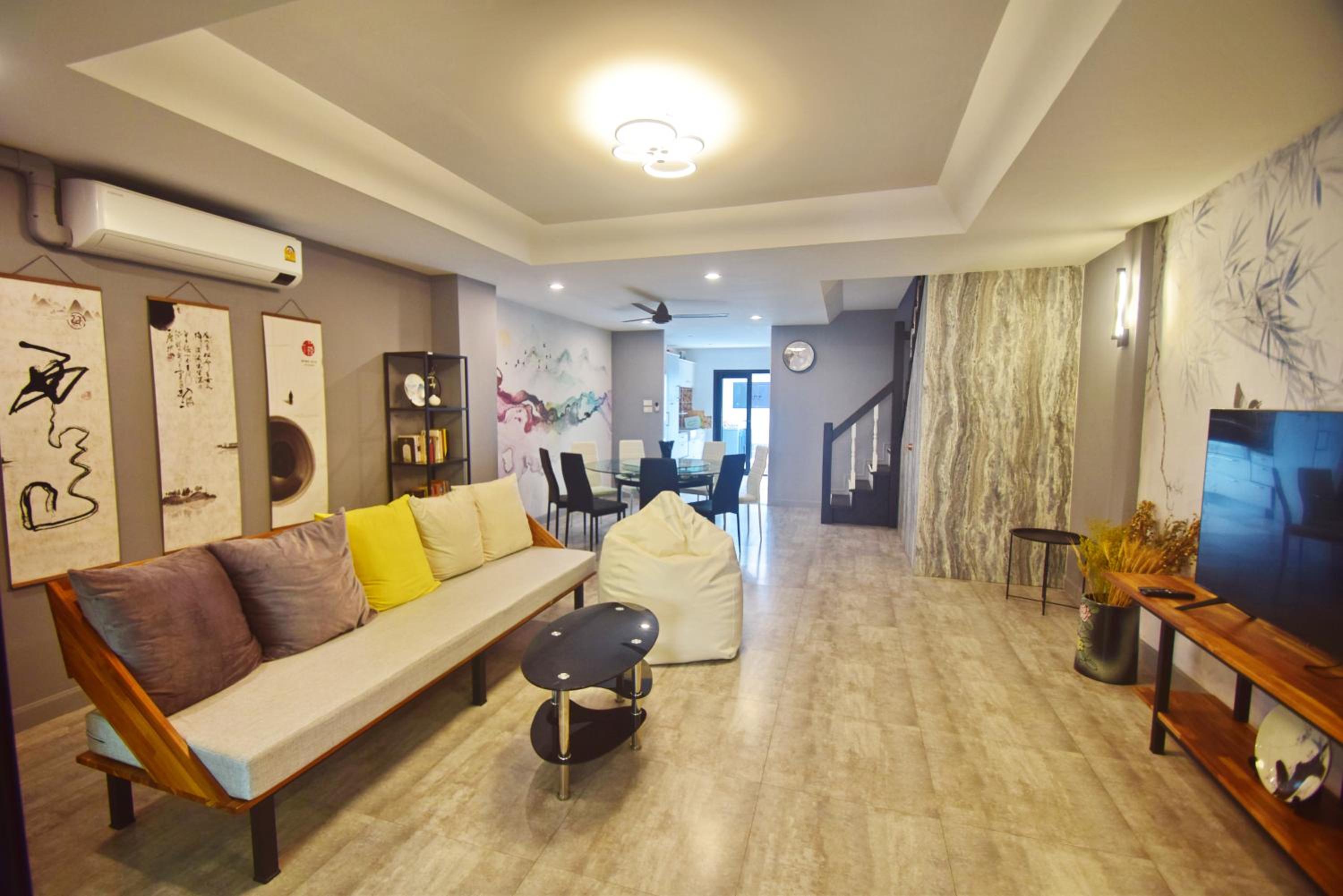 Three-Bedroom Townhouse - Photo 11