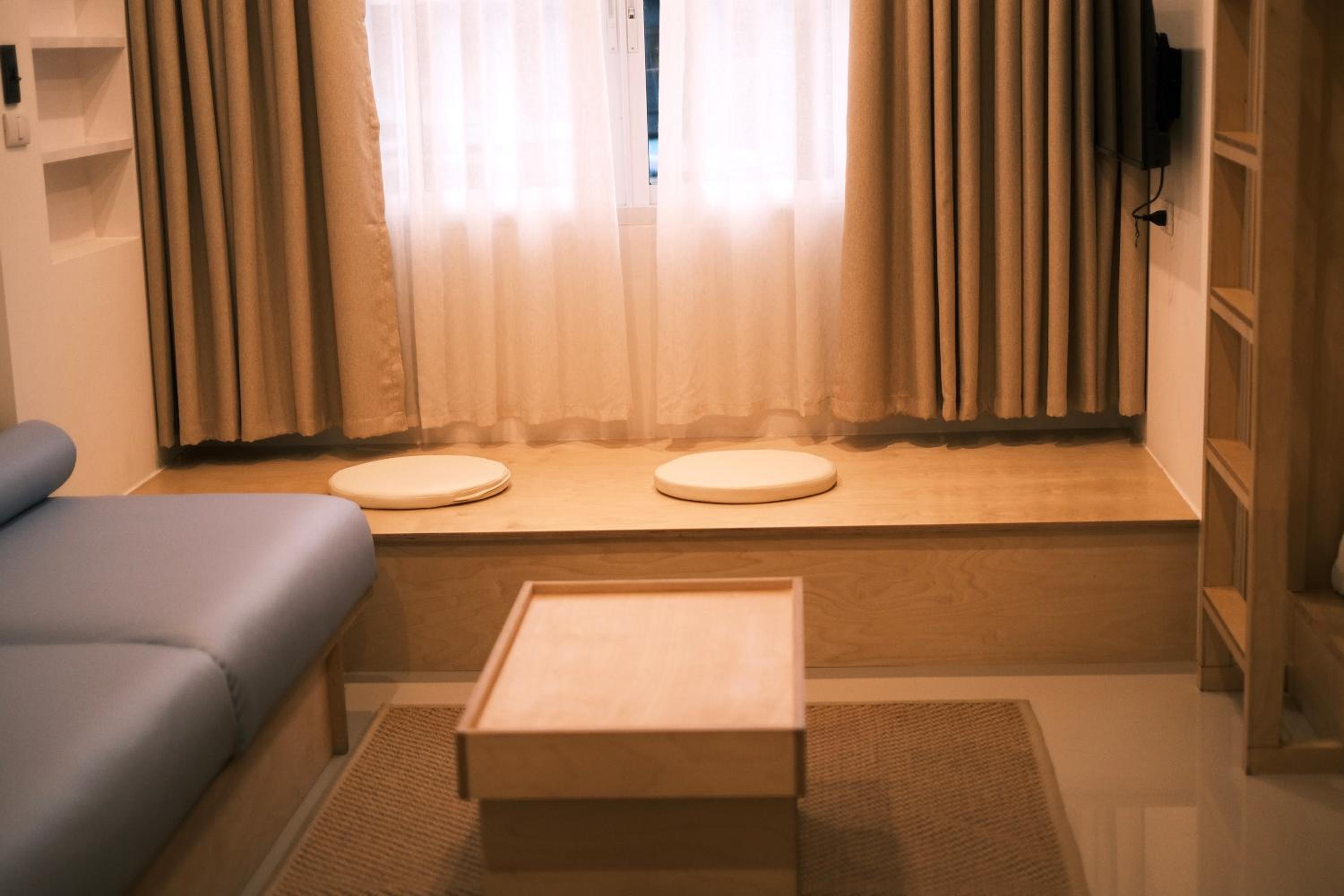Quadruple Room with Private Bathroom - Photo 12