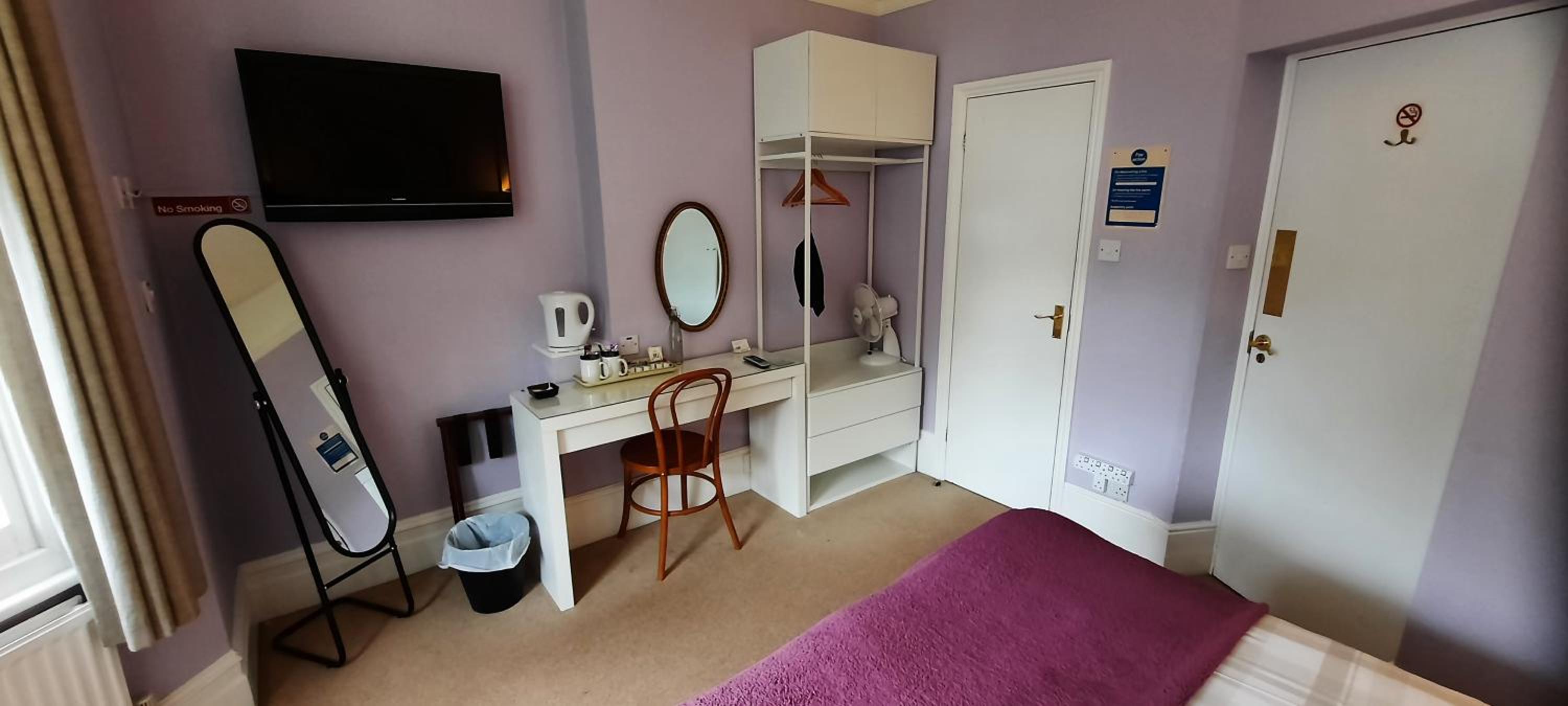 Double Room - Photo 8