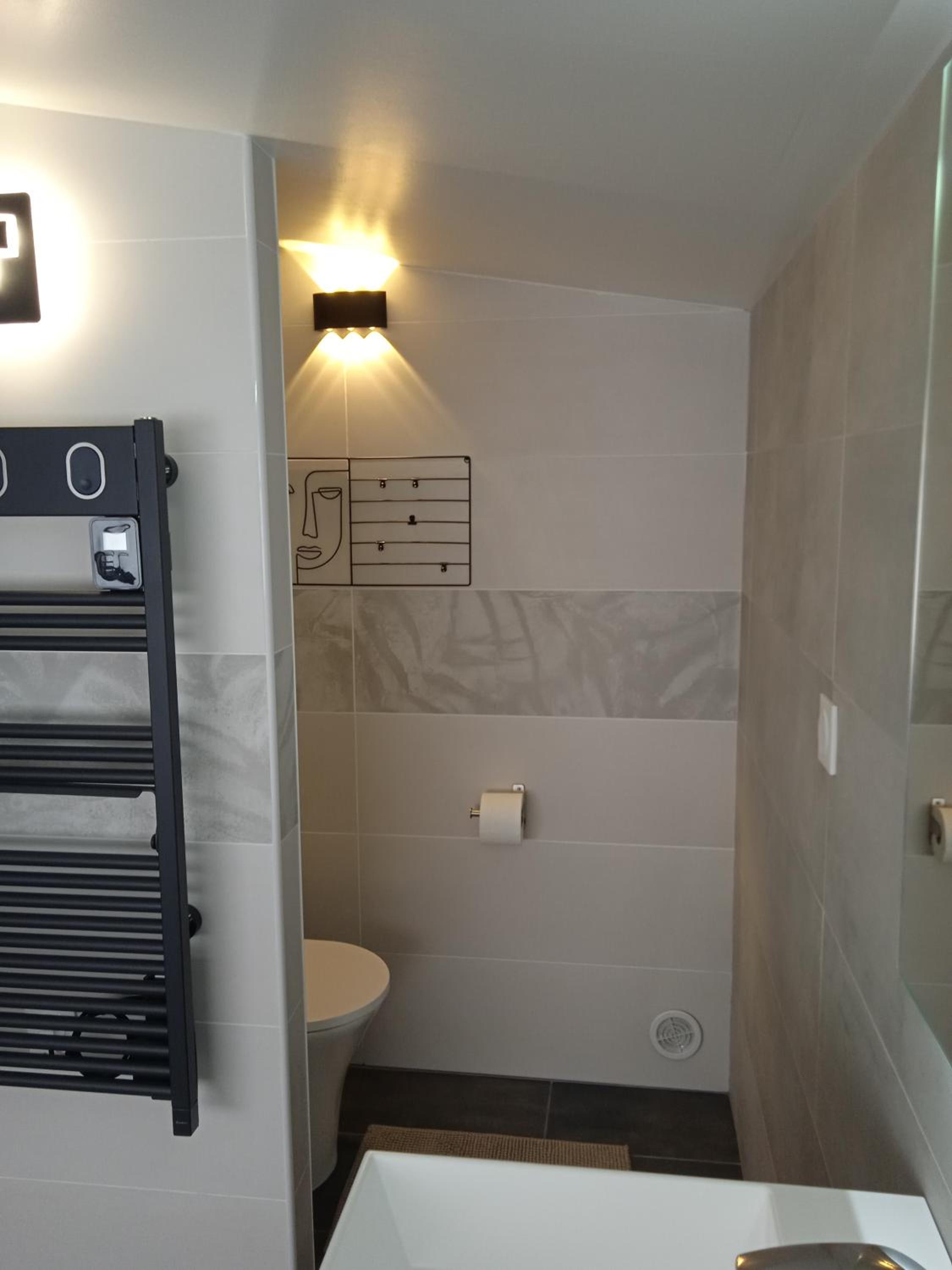 Double Room with Private Bathroom photo 3