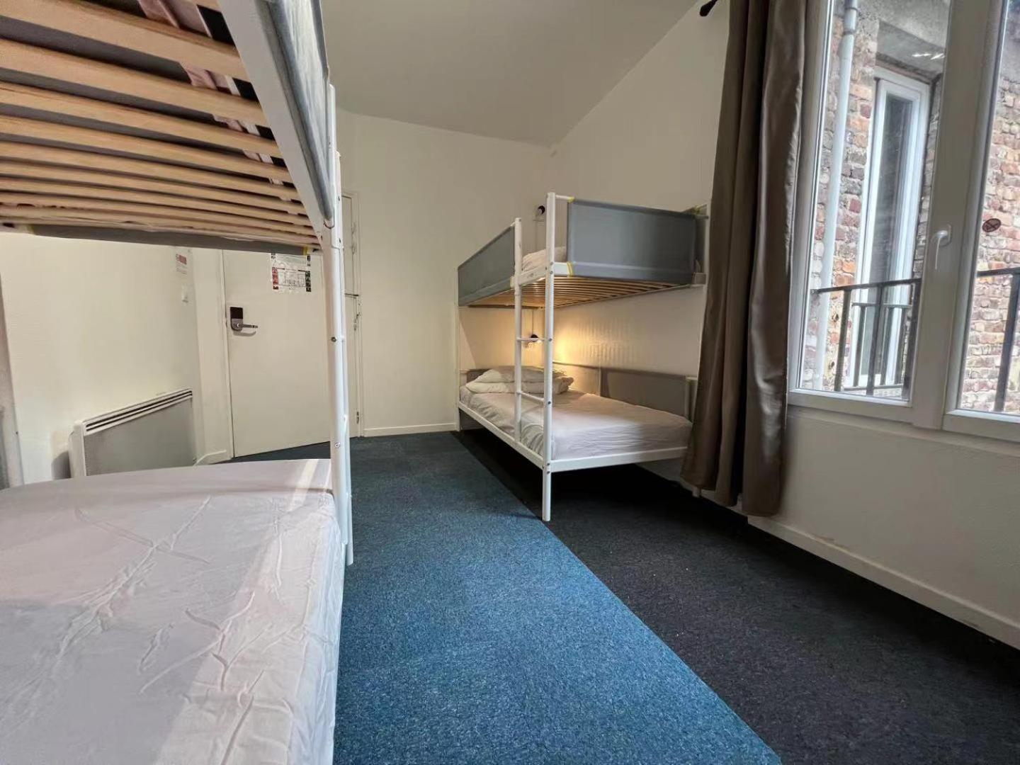Bed in 4-Bed Female Dormitory Room photo 3