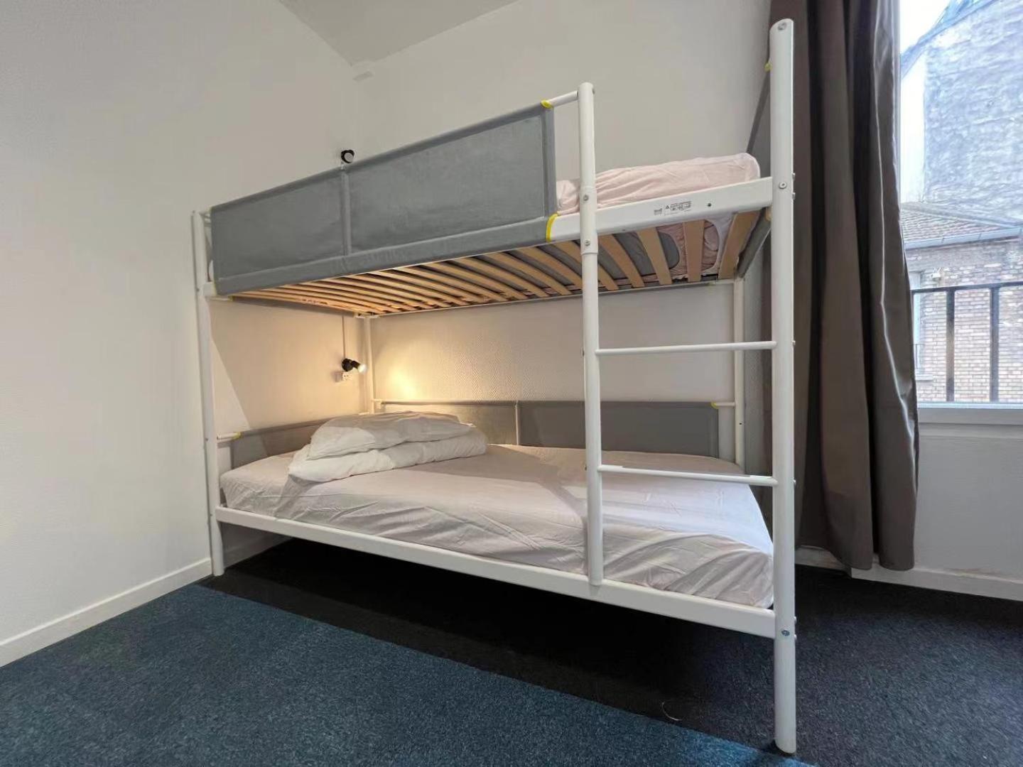 Bed in 4-Bed Female Dormitory Room photo 2