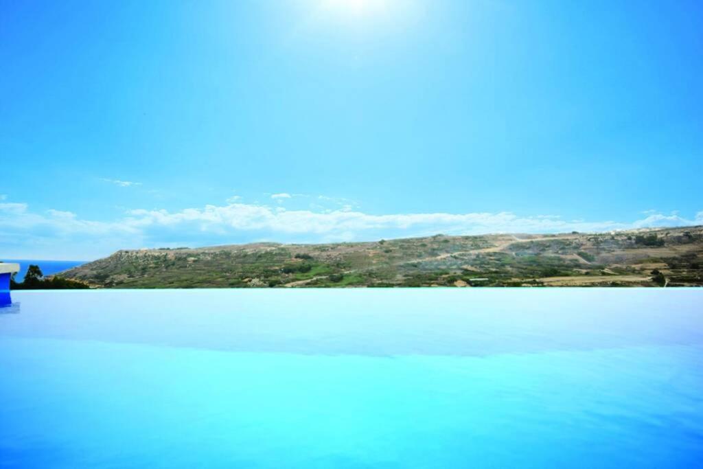 Villa photo 1