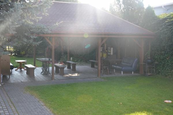 Large Double Room - Photo 7