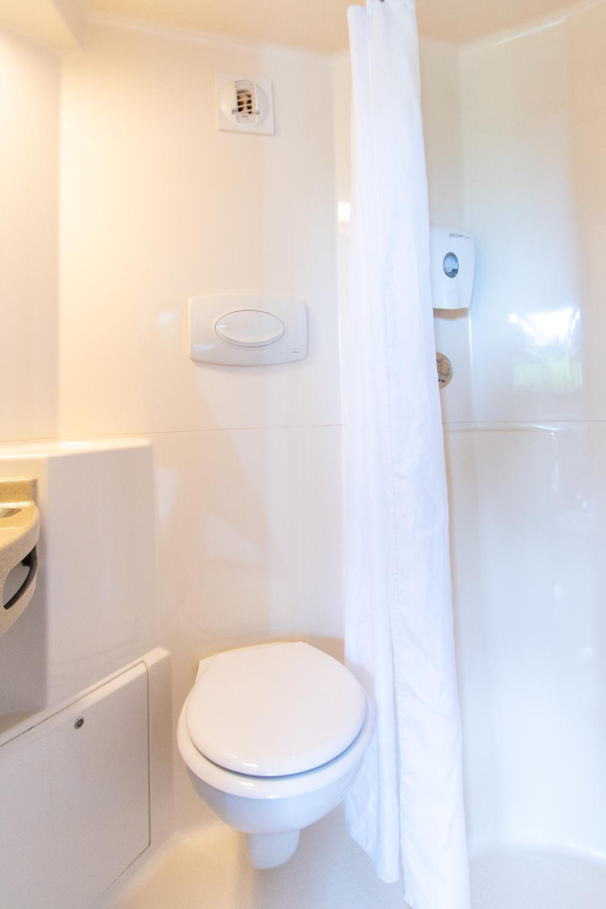 Double Room - Photo 6