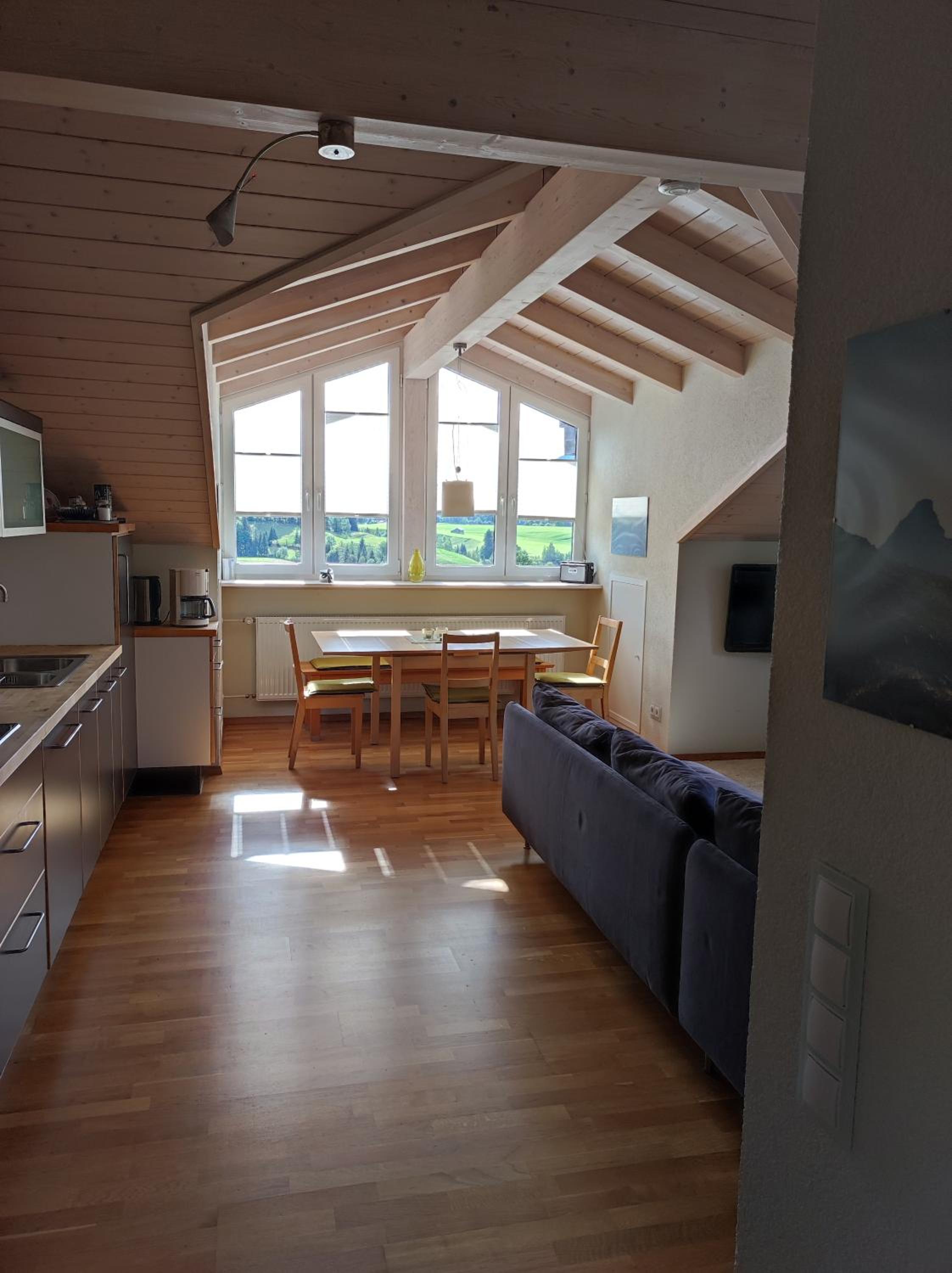 Apartment with Mountain View photo 3