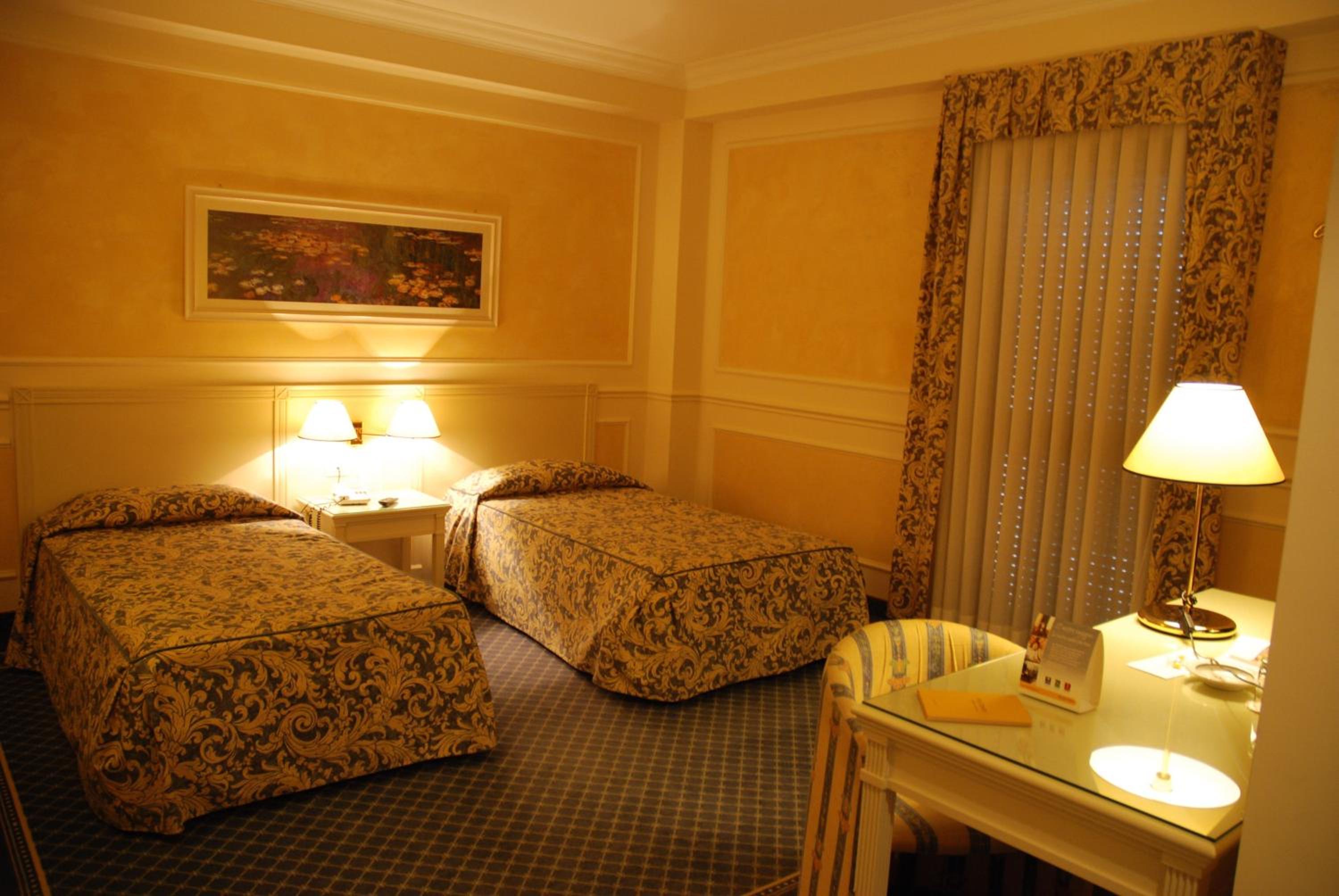 Superior Twin Room - Photo 4
