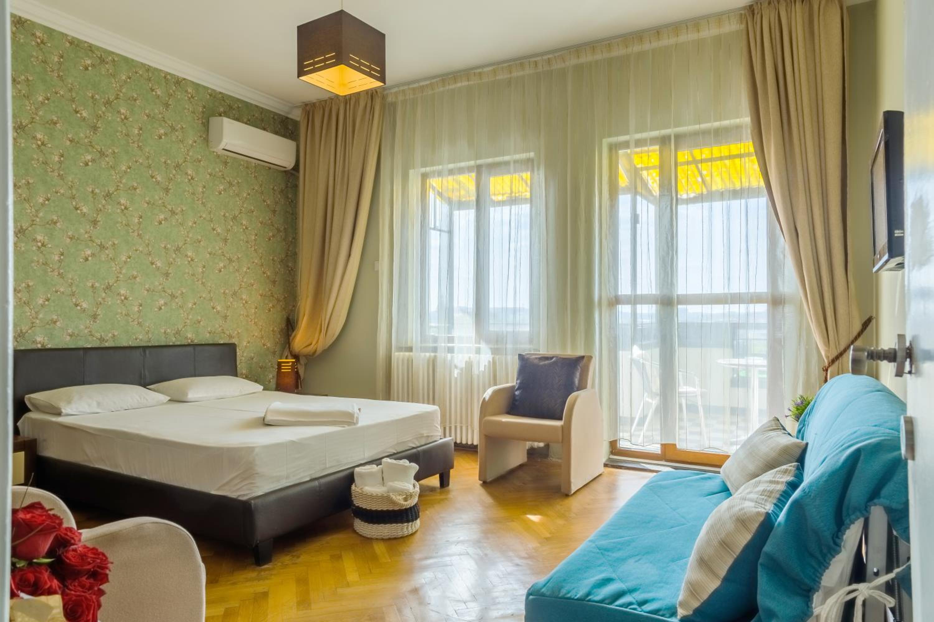 Apartment - Photo 1
