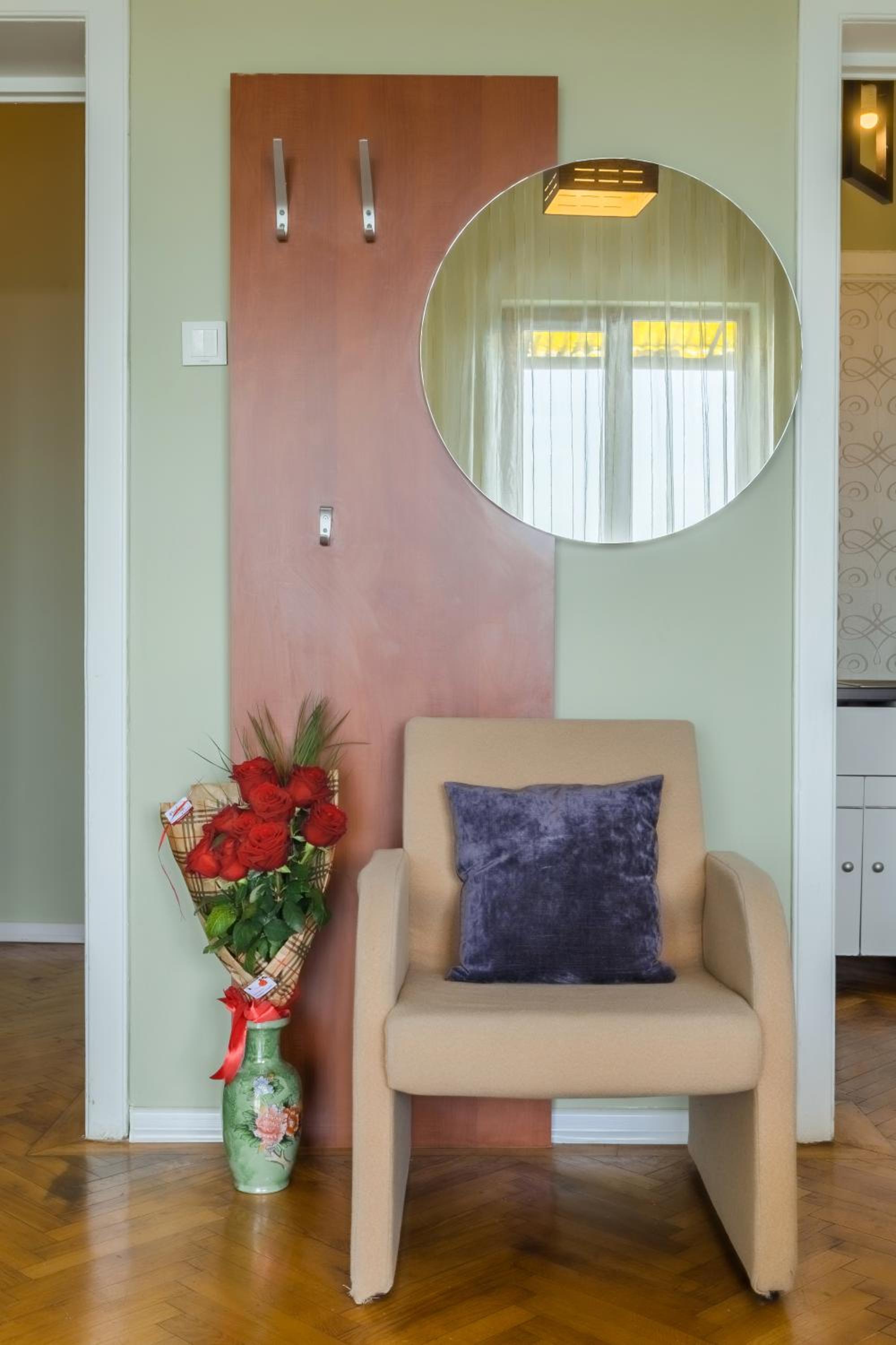 Apartment - Photo 2
