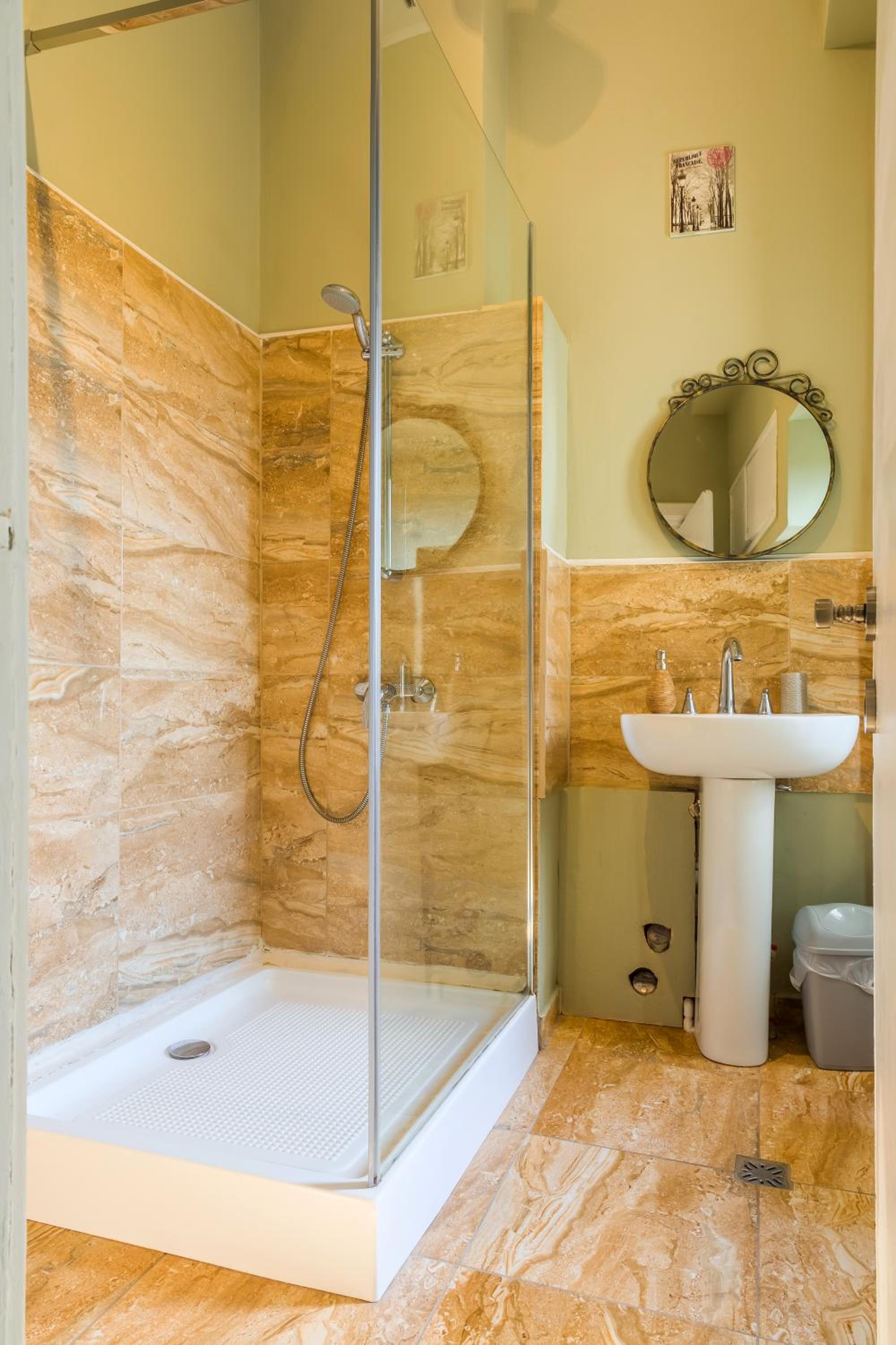 Apartment - Photo 11