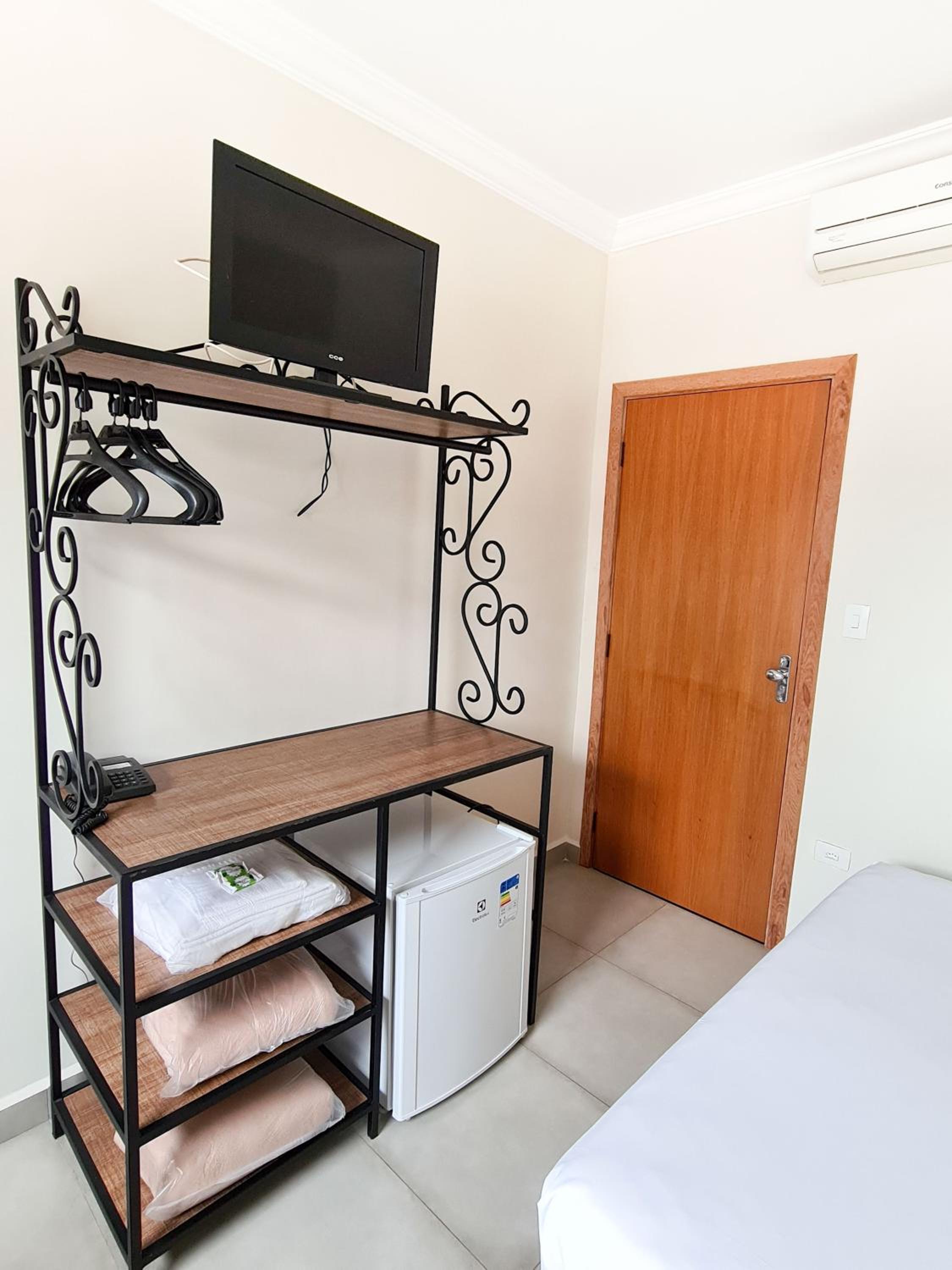 Standard Triple Room - Photo 2