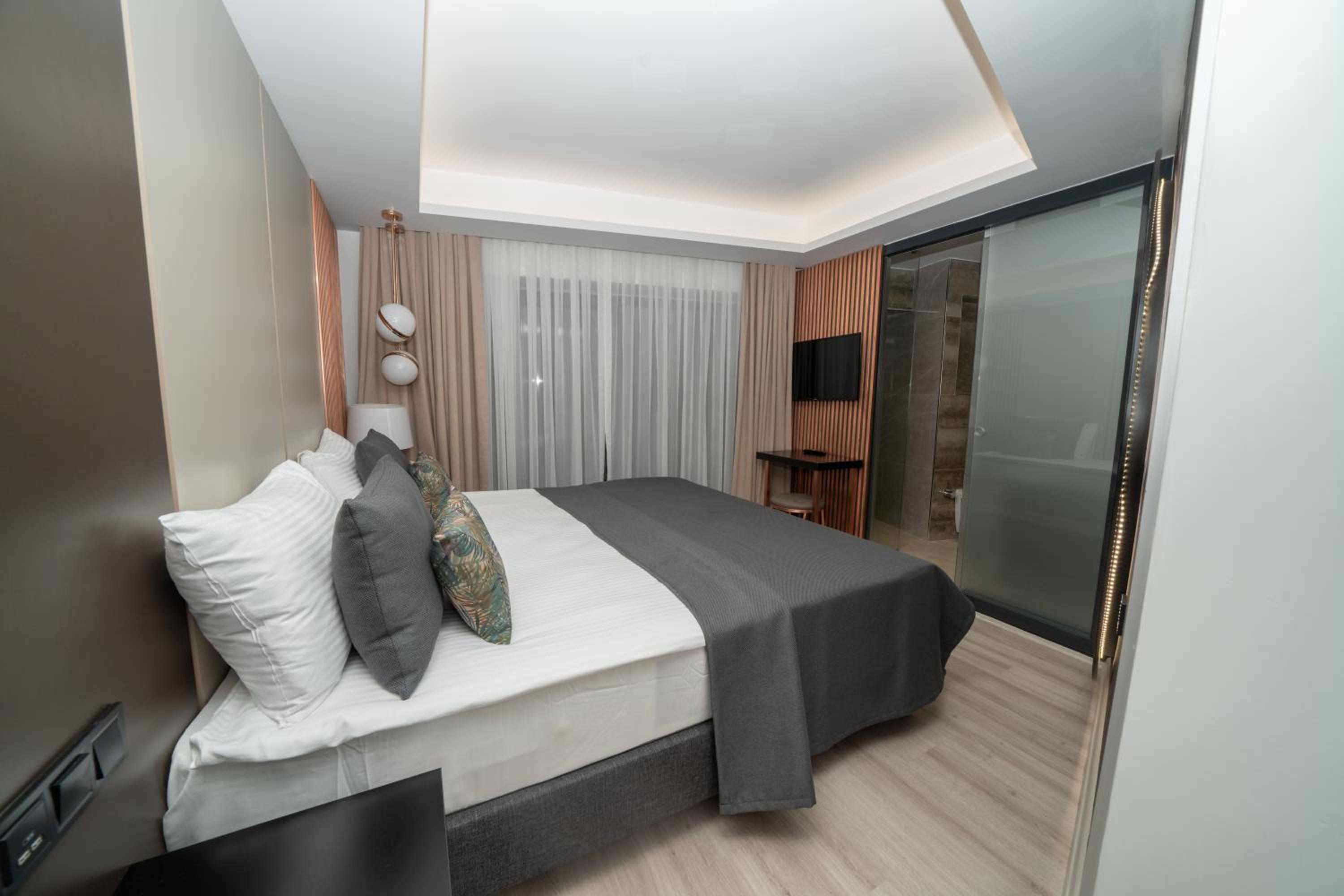 Standard Double Room photo 3
