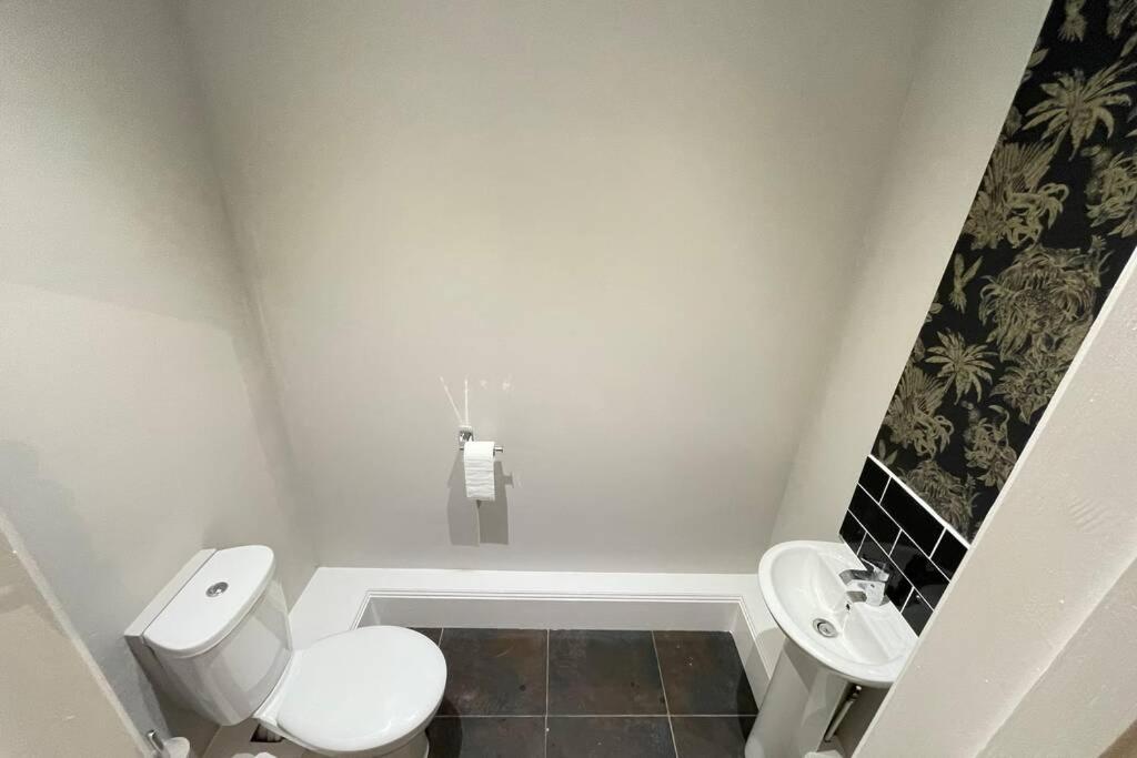 One-Bedroom Apartment - Photo 4