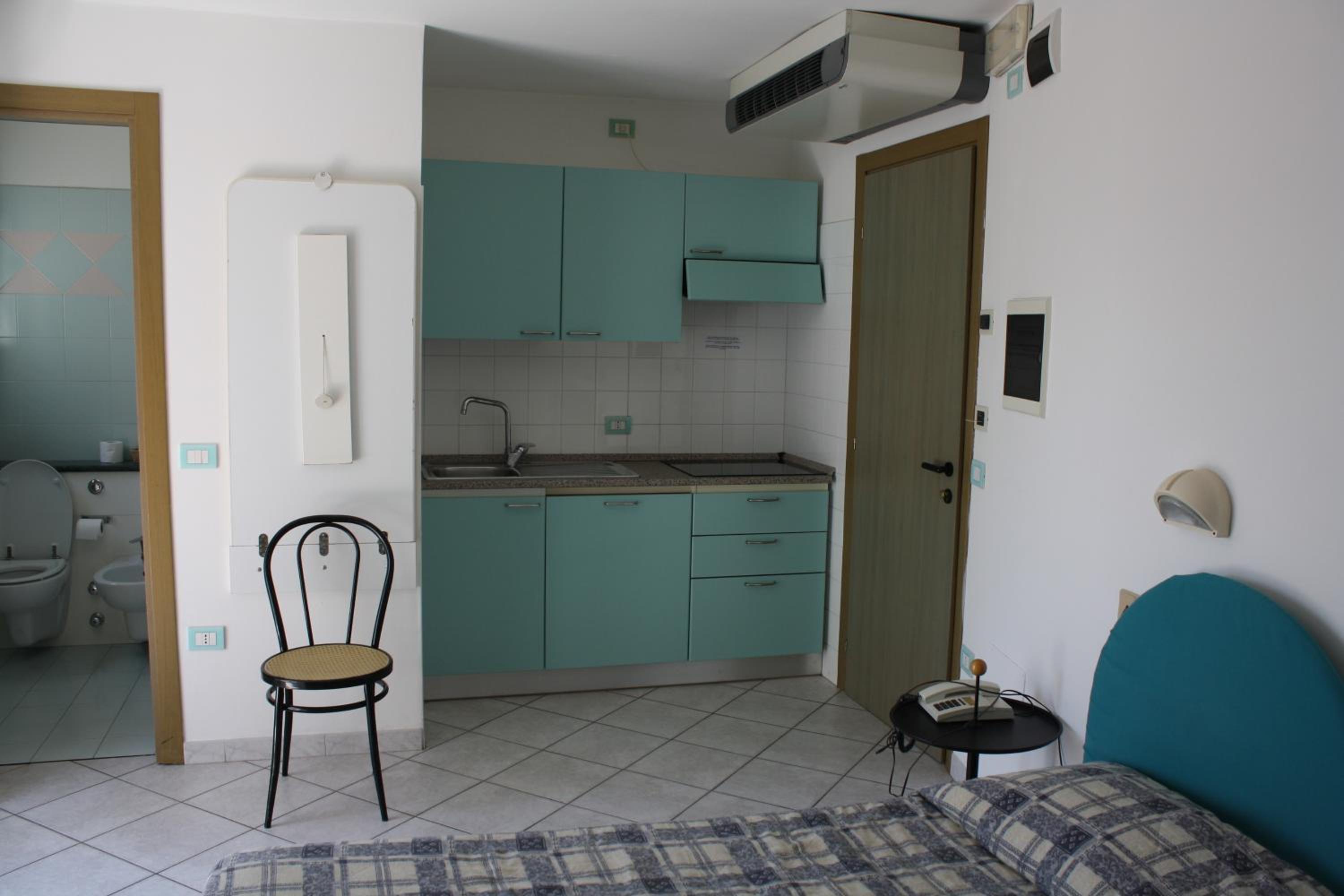 Studio (2 Adults)
