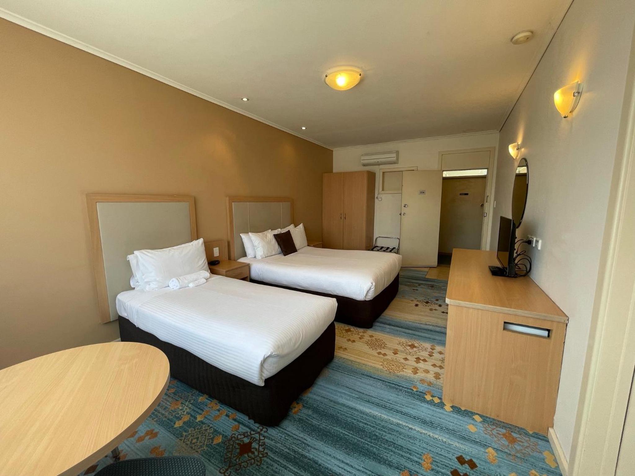 Double or Twin Room with View - Photo 8