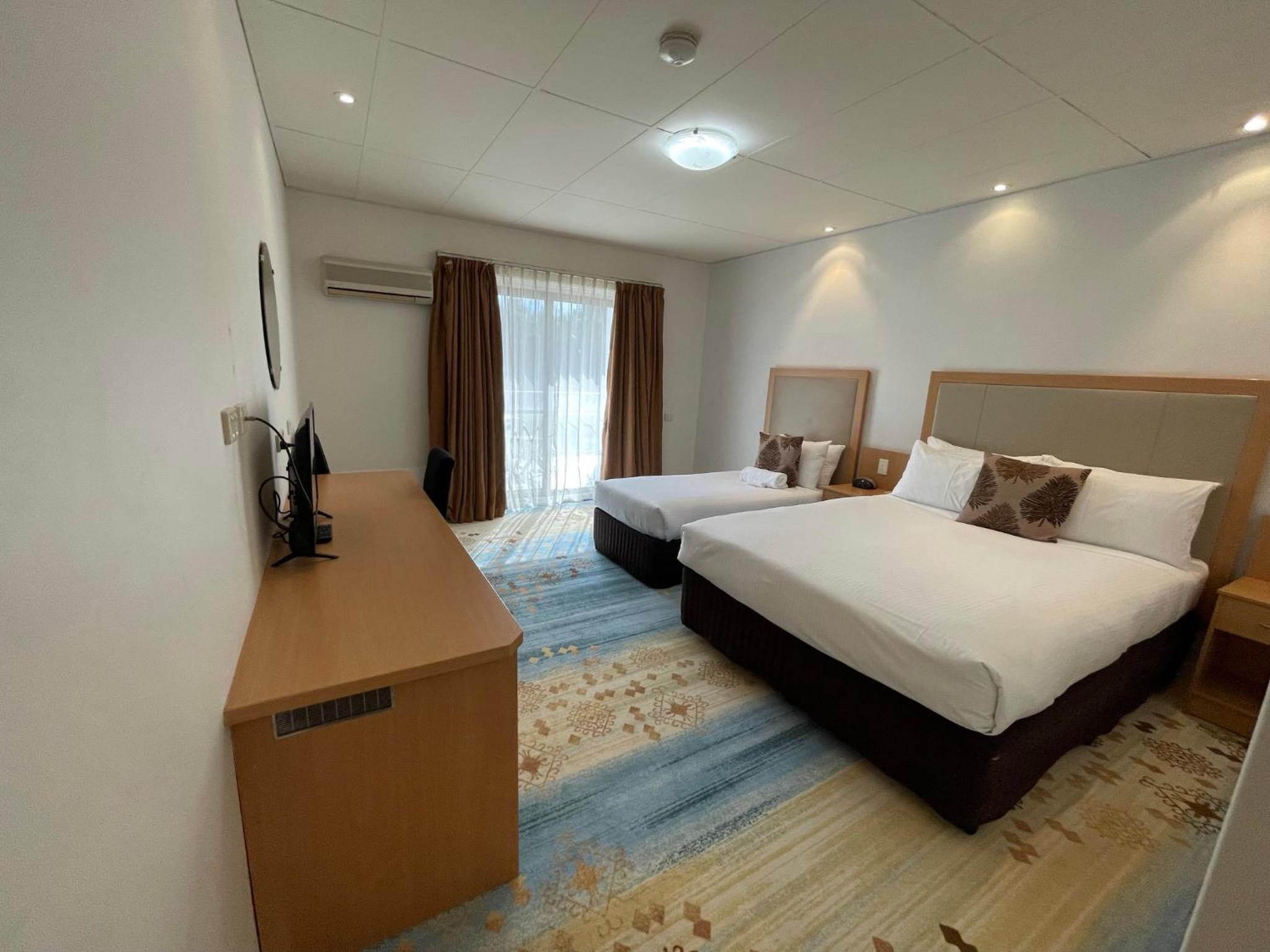 Standard Double or Twin Room with Balcony - Photo 2