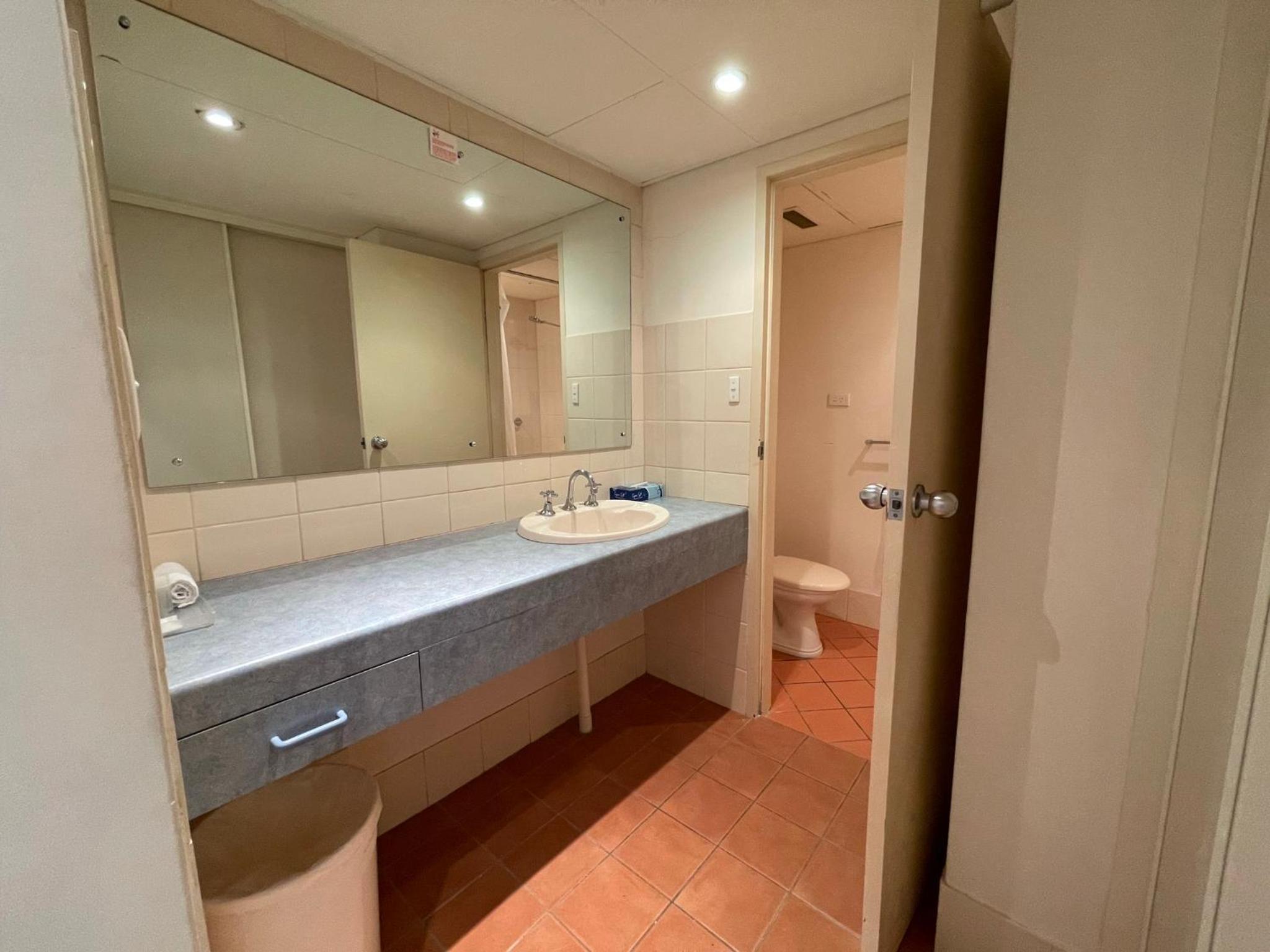 Standard Double or Twin Room with Balcony - Photo 5