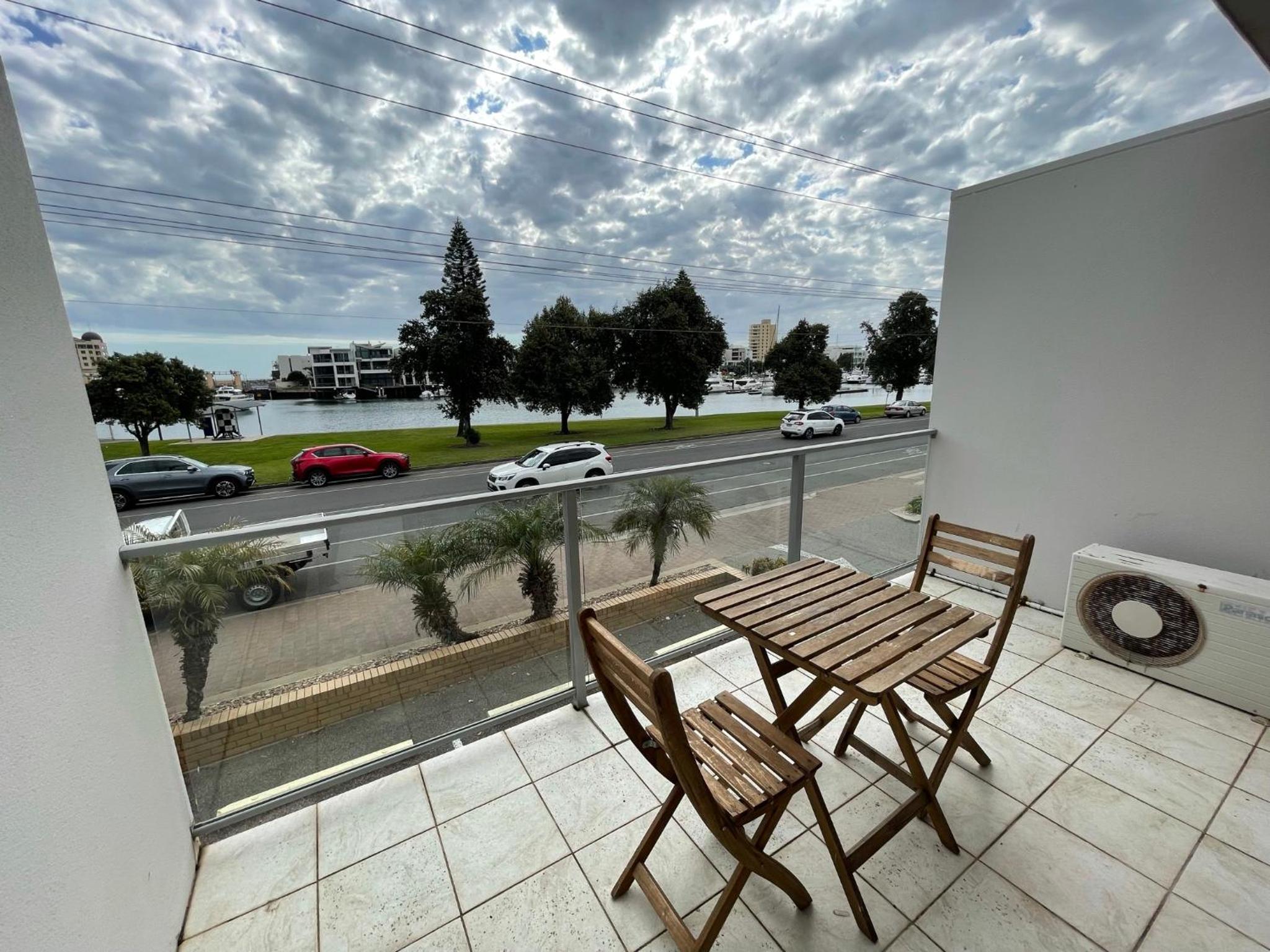 Standard Double or Twin Room with Balcony - Photo 10